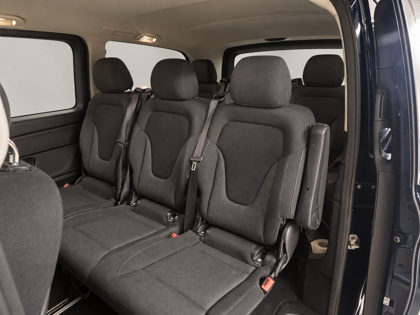 MERCEDES-BENZ V 220 CDI lang-image-16