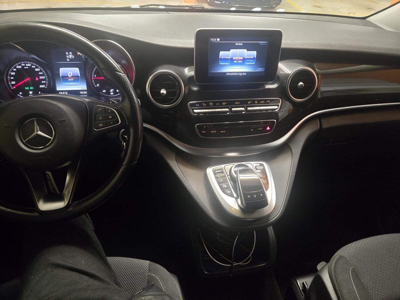 MERCEDES-BENZ V 220 CDI lang-image-14
