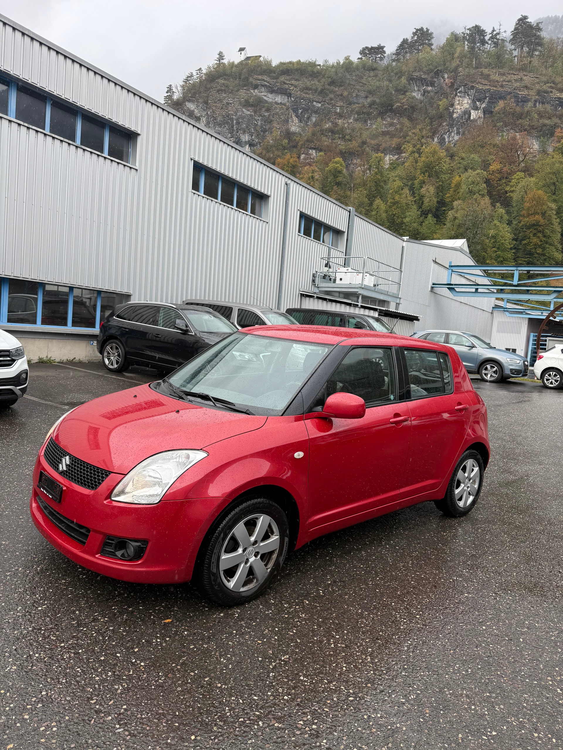 SUZUKI Swift 1.3i 16V GL 4x4-showroom-element-1