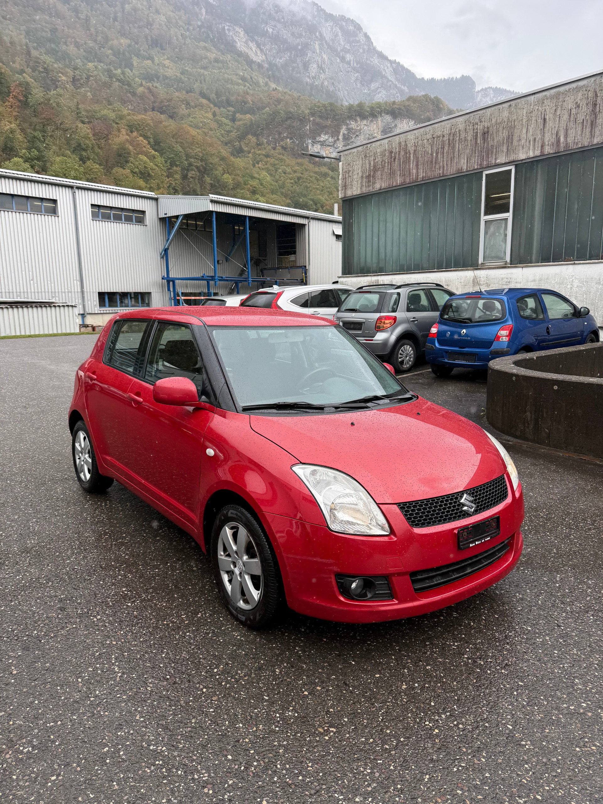 SUZUKI Swift 1.3i 16V GL 4x4-showroom-element-3