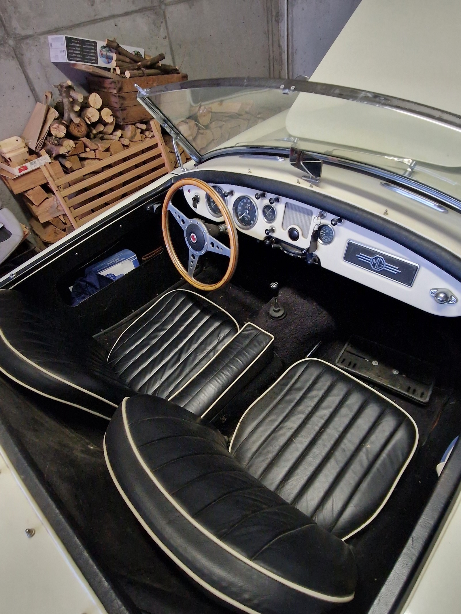 MG MGA-image-1