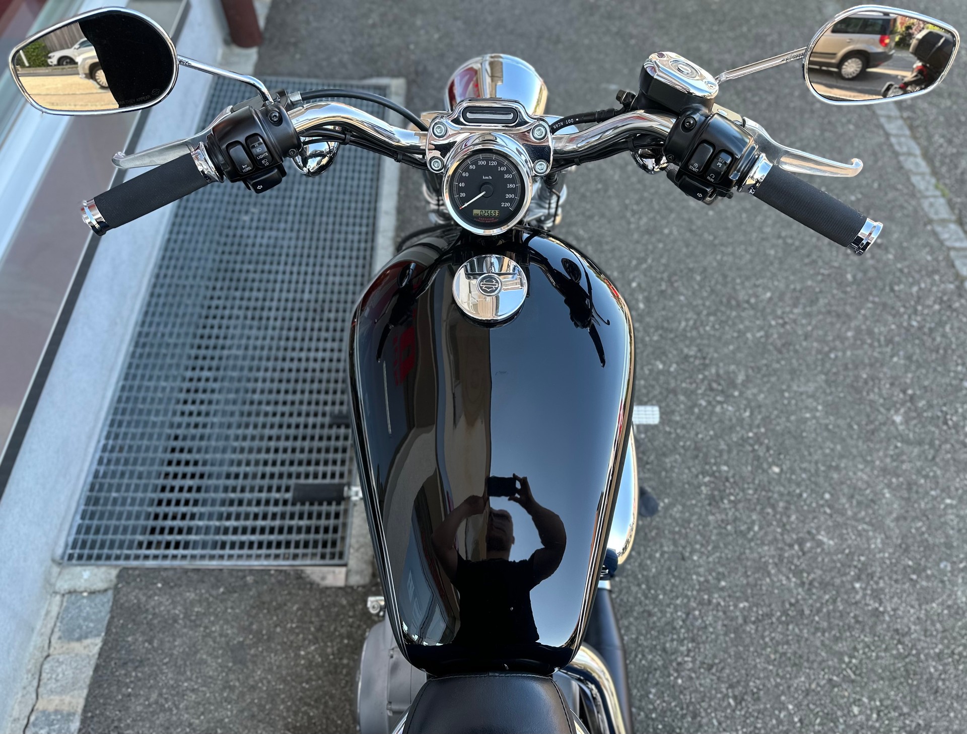 HARLEY-DAVIDSON XL 883 C Sportster Custom-image-10