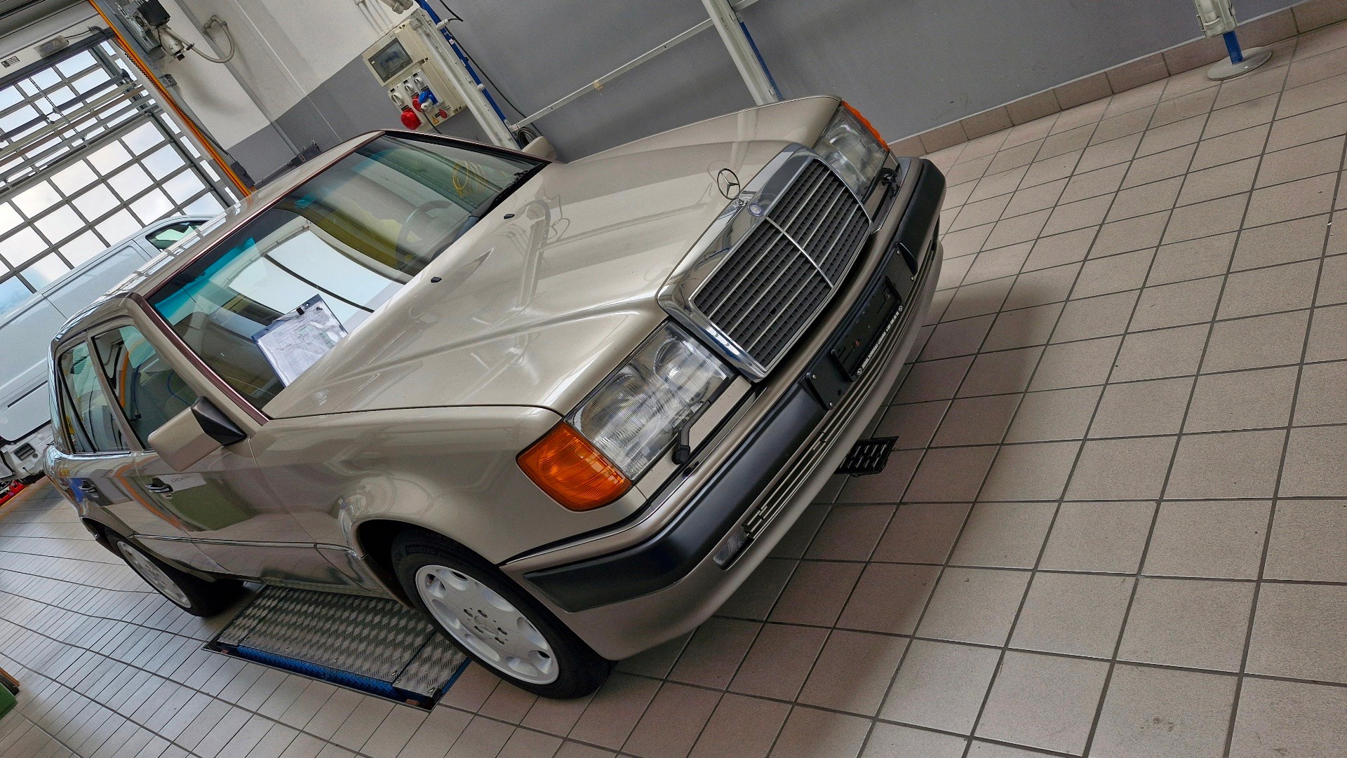 MERCEDES-BENZ 500 E Automatic-image-7