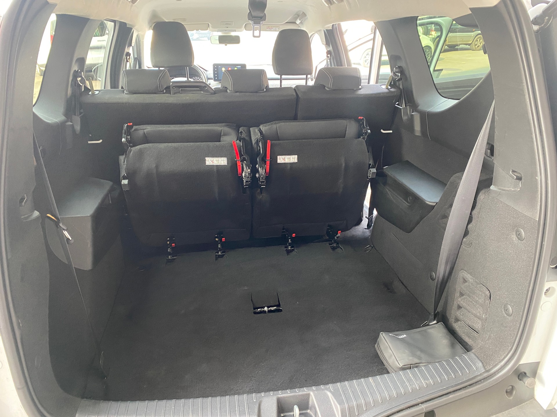 DACIA Jogger TCe 110 Comfort-image-9