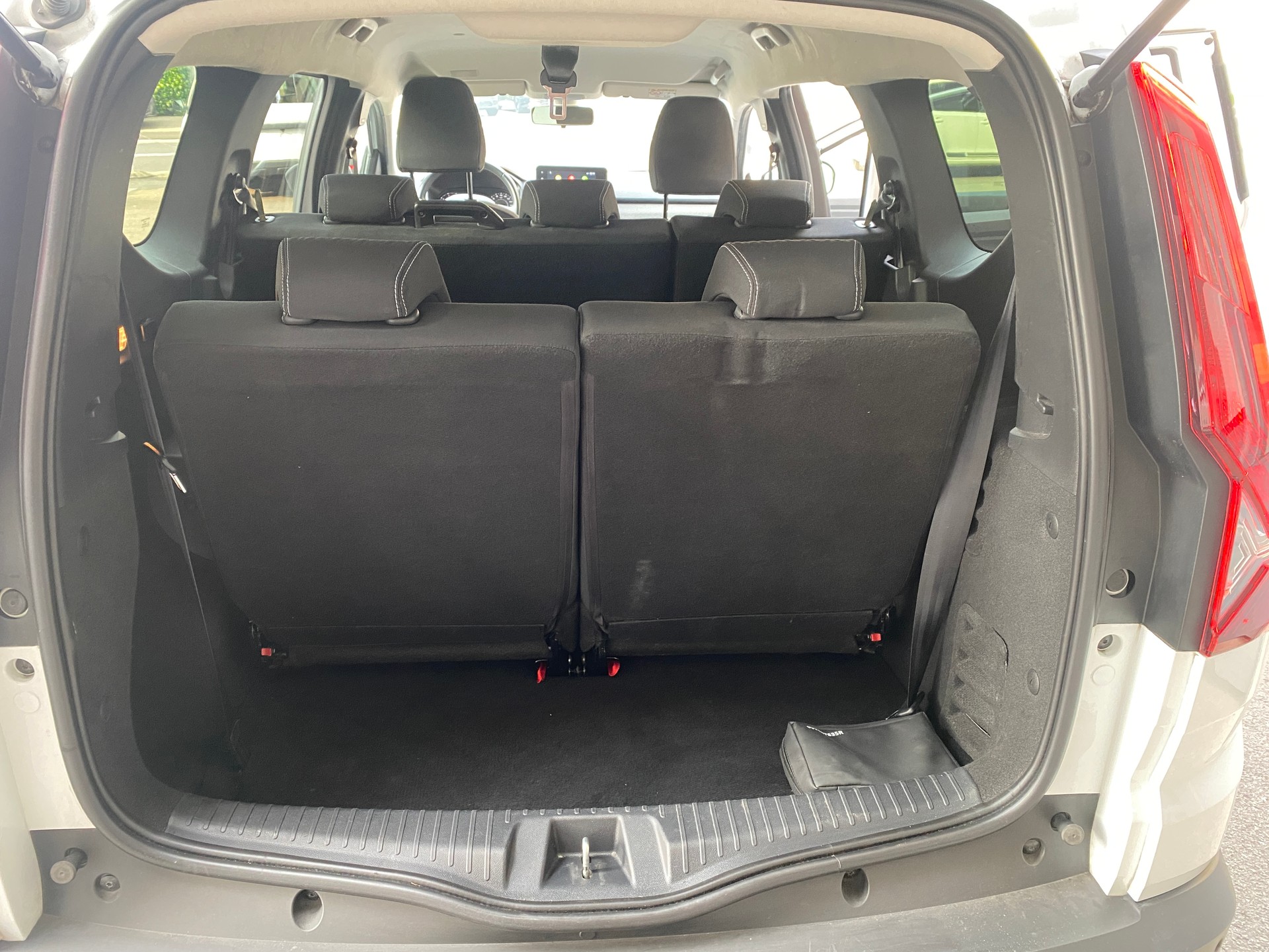 DACIA Jogger TCe 110 Comfort-image-10