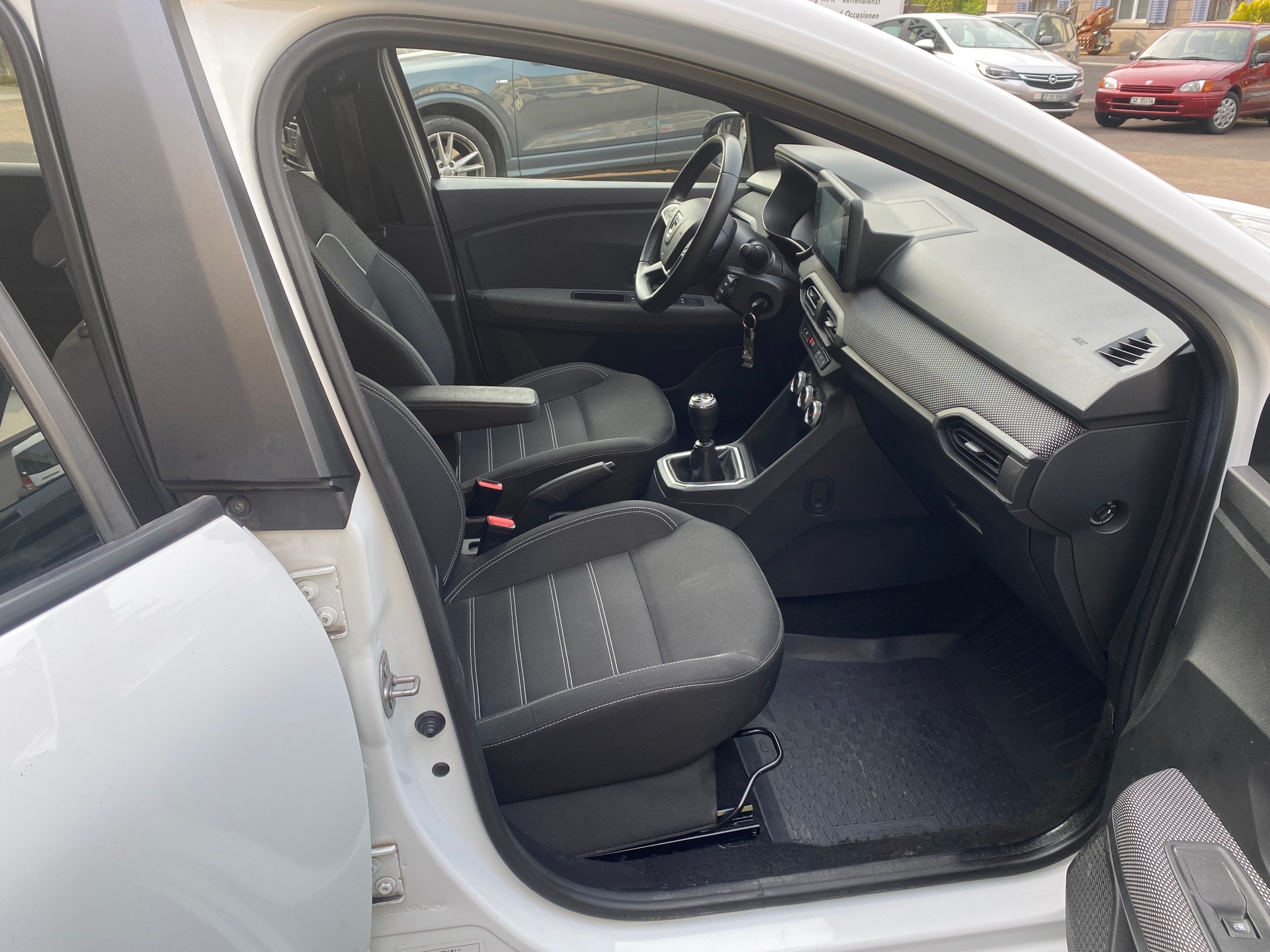 DACIA Jogger TCe 110 Comfort-image-8