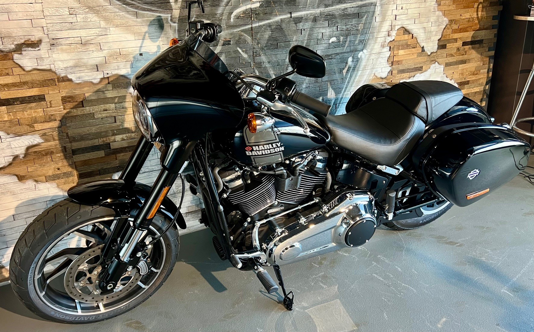 HARLEY-DAVIDSON FLSB Sport Glide 107-image-1