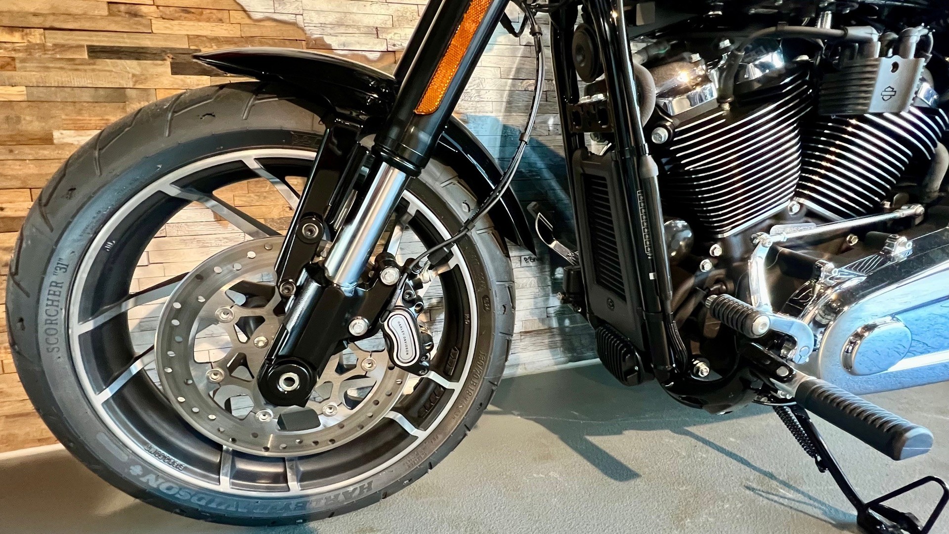 HARLEY-DAVIDSON FLSB Sport Glide 107-image-10