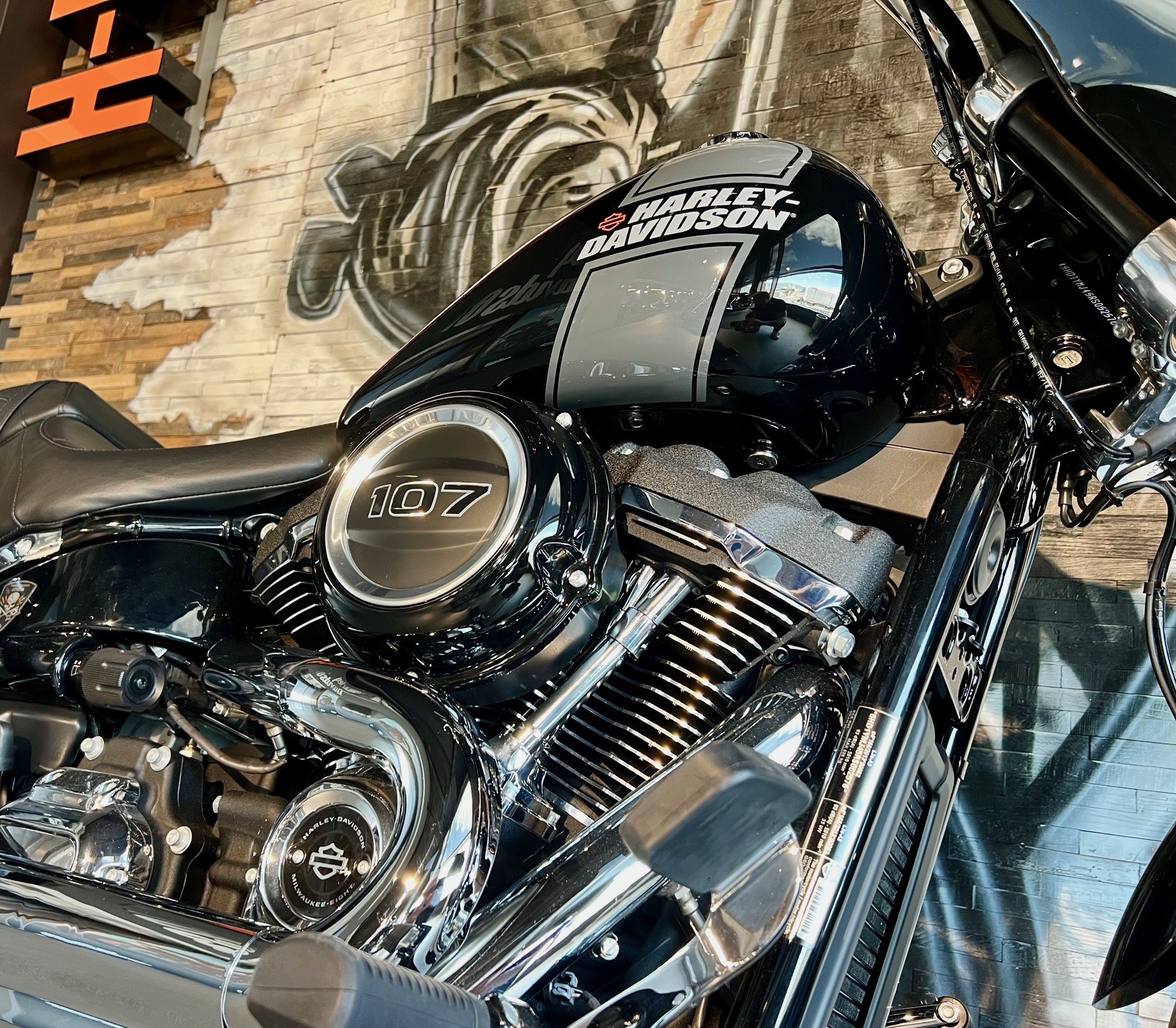 HARLEY-DAVIDSON FLSB Sport Glide 107-image-6