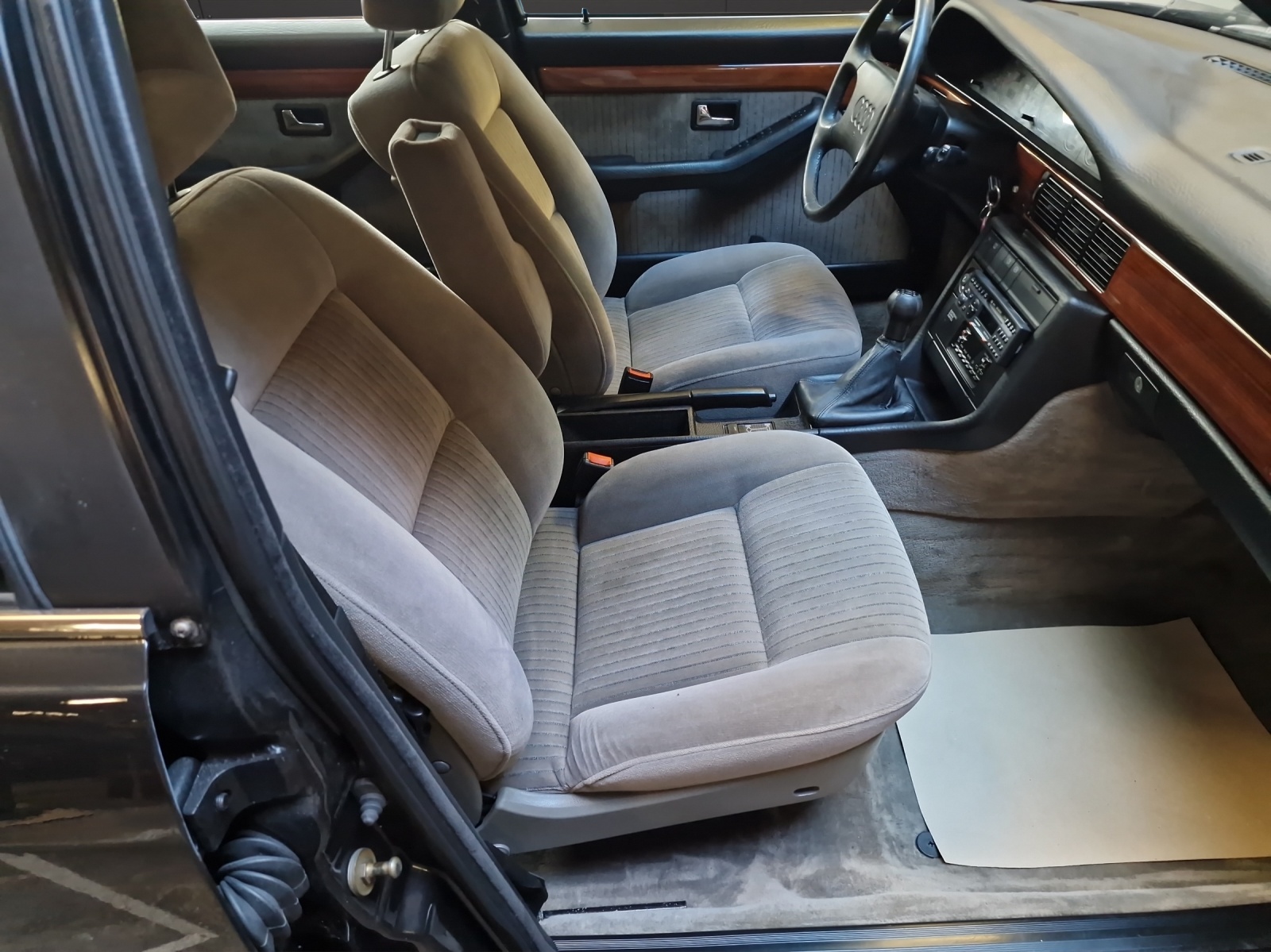 AUDI 200 2.2 20V Turbo quattro-image-13