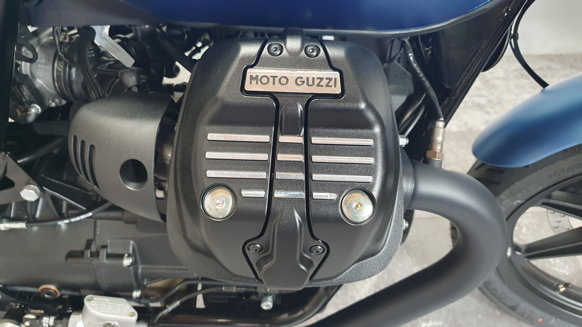 MOTO GUZZI V7 850 Stone-image-7
