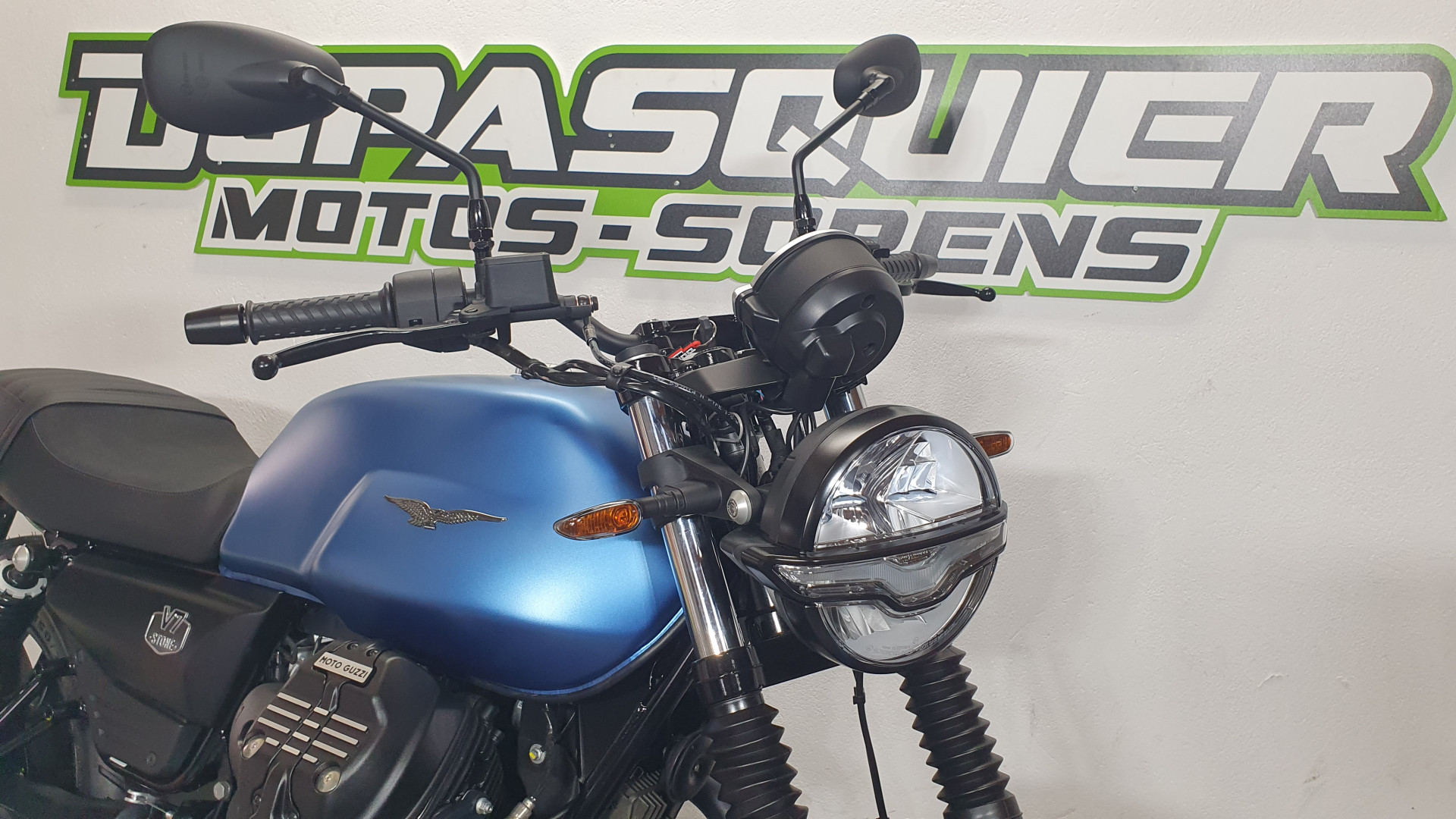 MOTO GUZZI V7 850 Stone-image-2