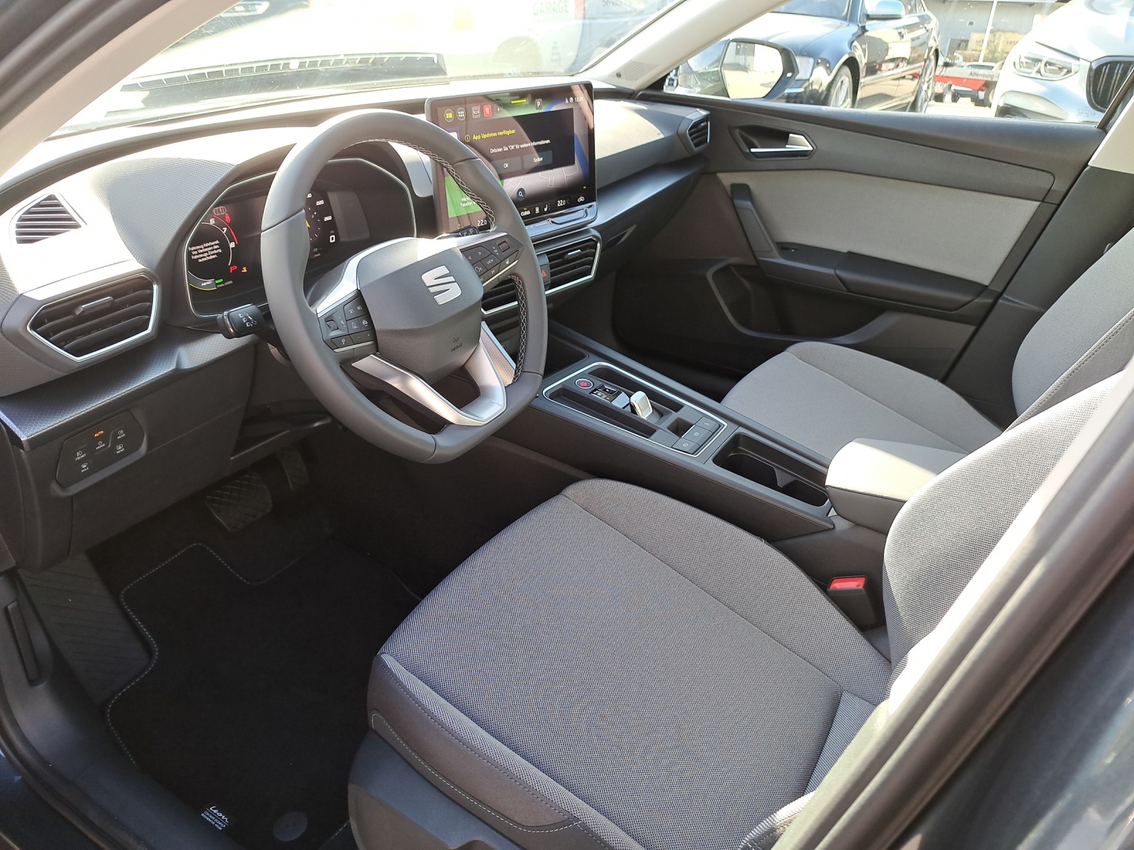 SEAT Leon ST 1.5 eTSI mHEV DSG Business Edition-image-18
