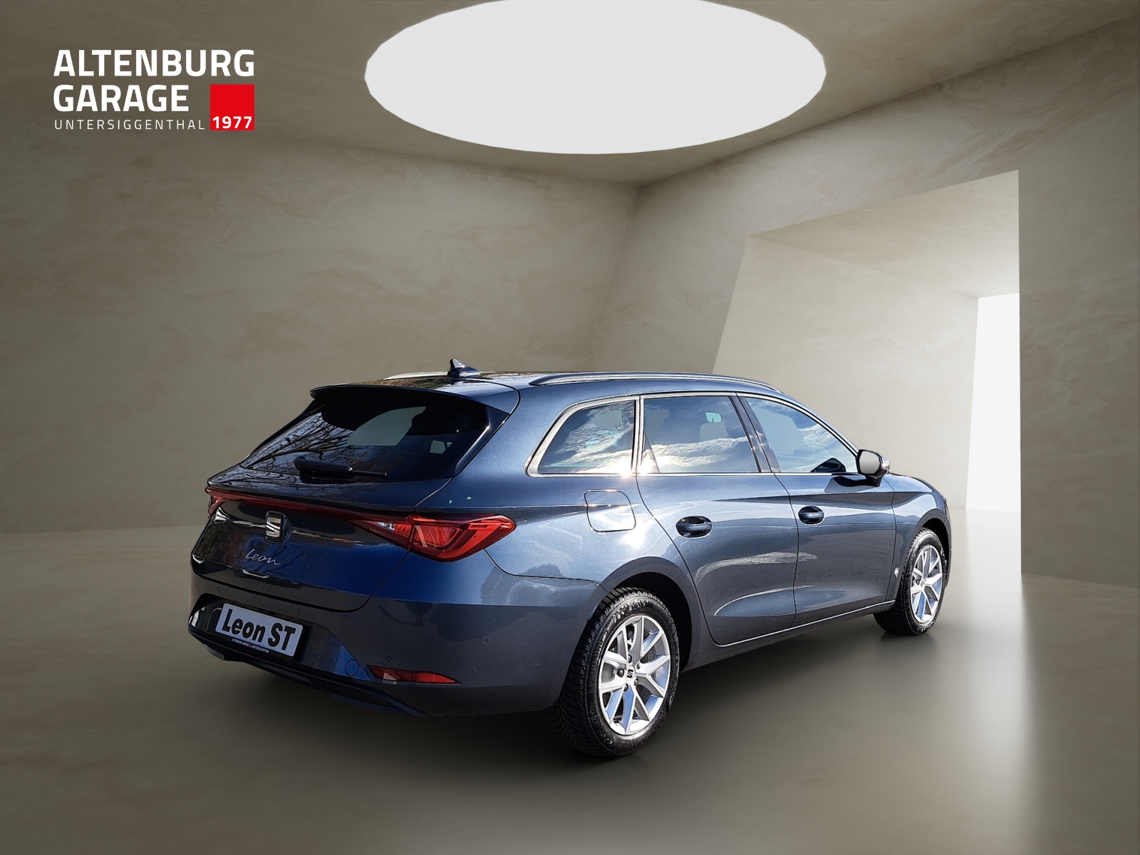 SEAT Leon ST 1.5 eTSI mHEV DSG Business Edition-image-4