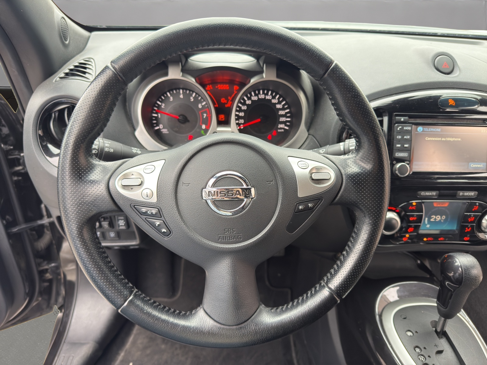 NISSAN Juke 1.6 DIG-T tekna 4x4 Xtronic M-CVT-image-9
