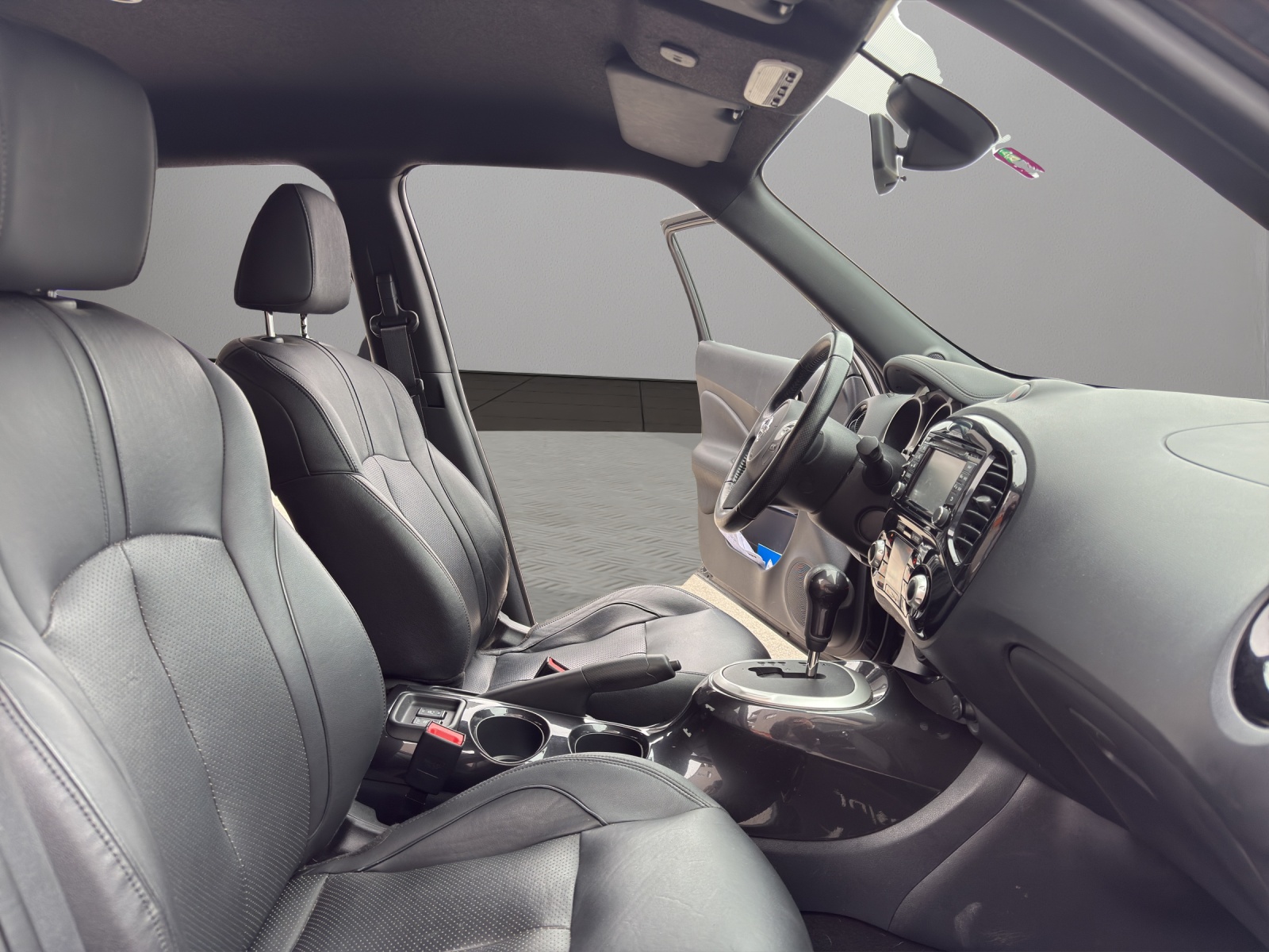 NISSAN Juke 1.6 DIG-T tekna 4x4 Xtronic M-CVT-image-16