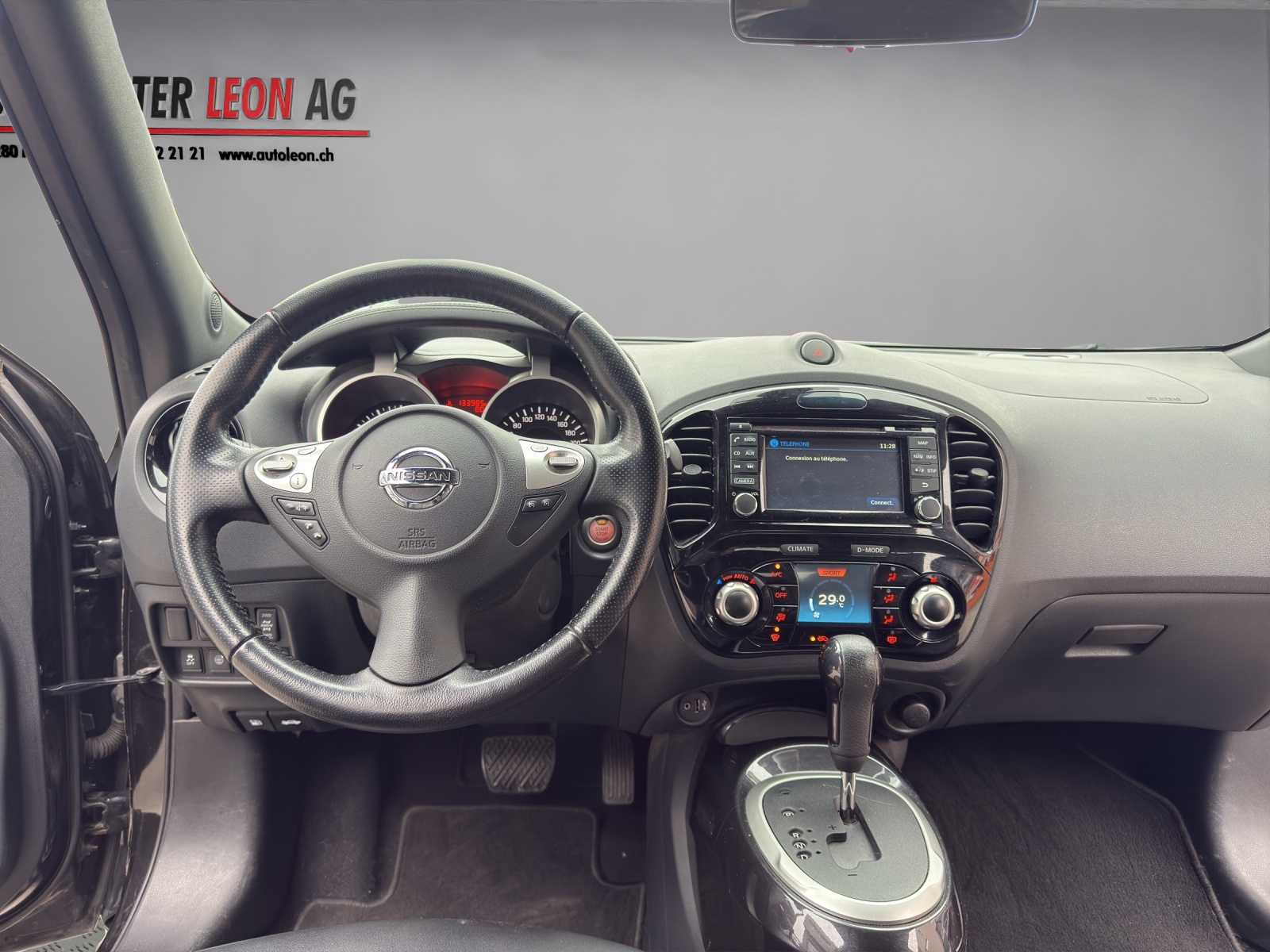 NISSAN Juke 1.6 DIG-T tekna 4x4 Xtronic M-CVT-image-13