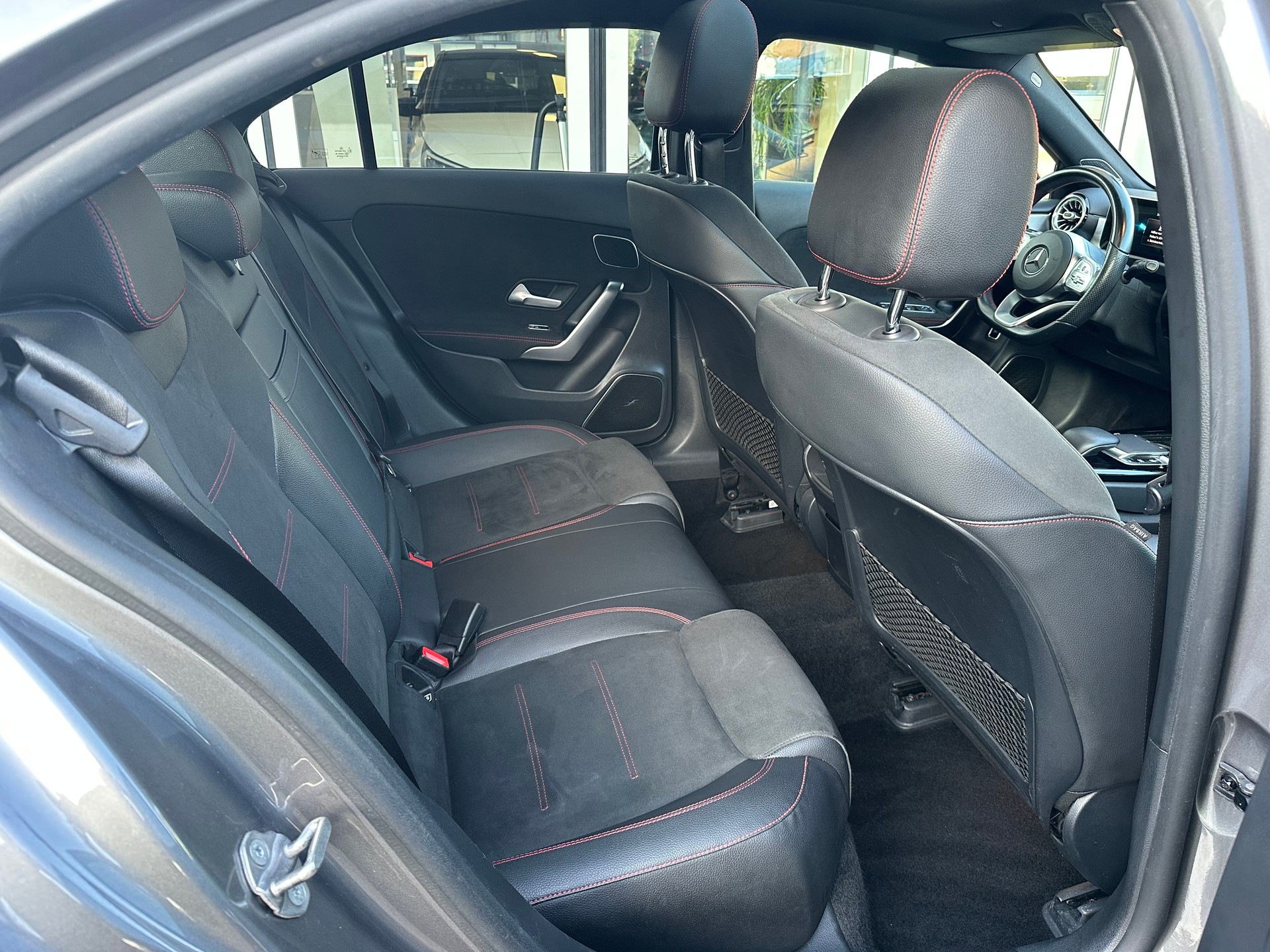MERCEDES-BENZ A 220 d AMG Line 8G-DCT-image-10