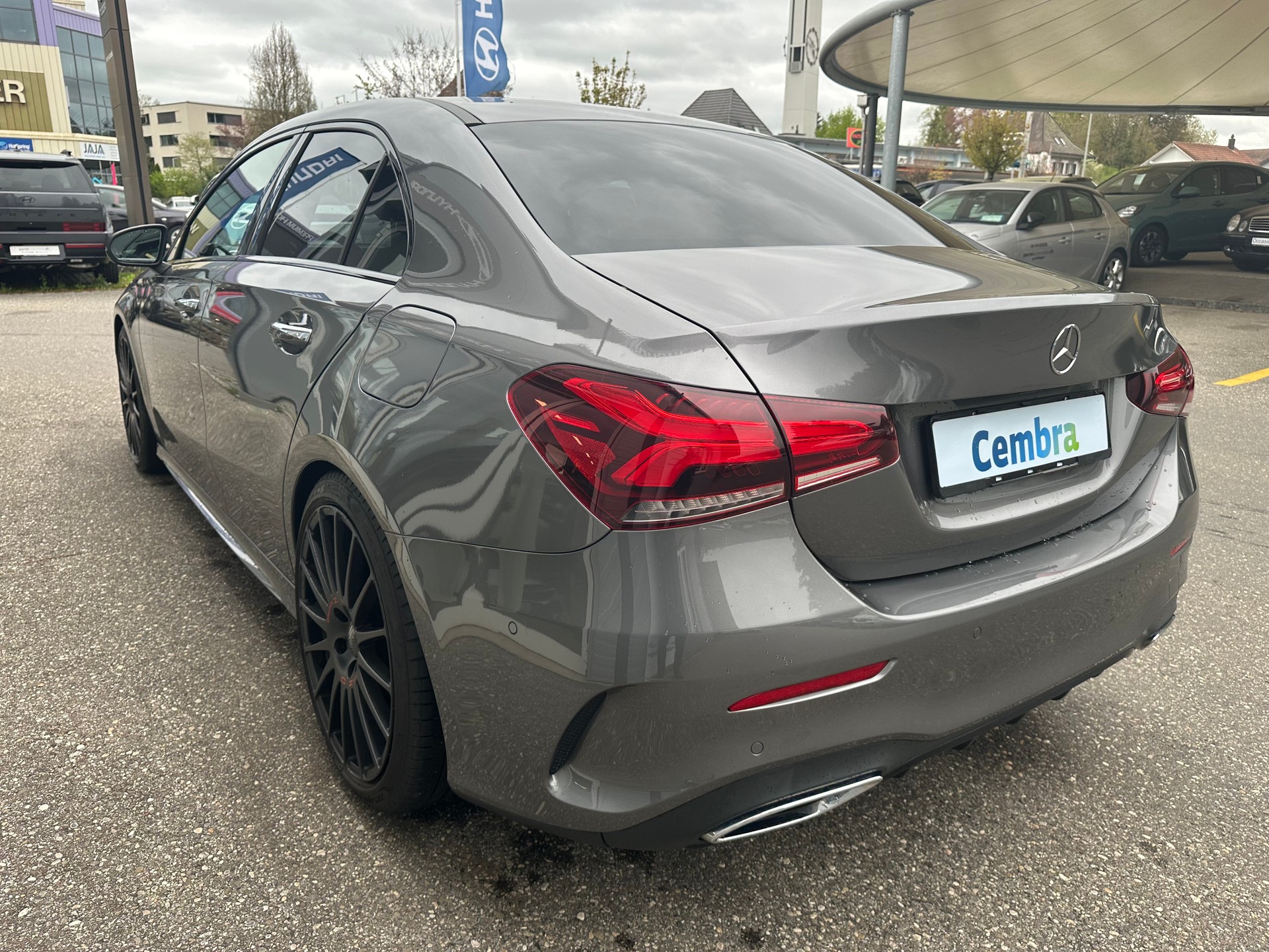 MERCEDES-BENZ A 220 d AMG Line 8G-DCT-image-6