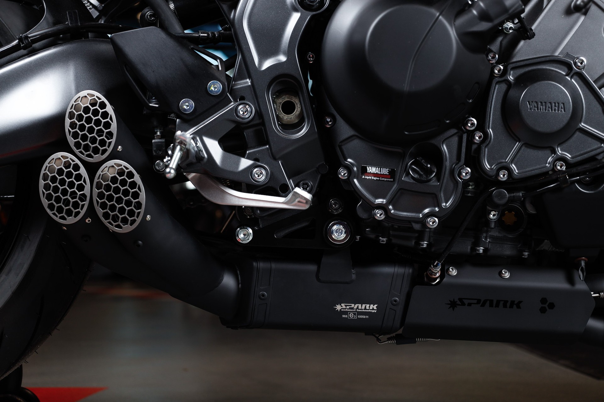 YAMAHA MT-09 Omega III-image-4