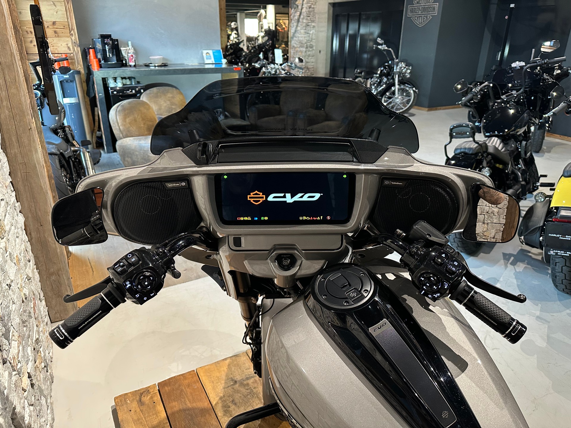 HARLEY-DAVIDSON FLHXSE Street Glide CVO 121-image-8