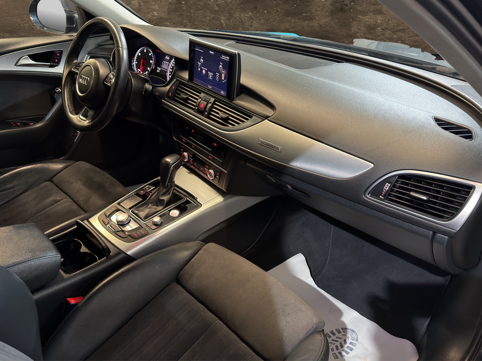 AUDI A6 Avant 3.0 TDI V6 quattro S-tronic-image-11