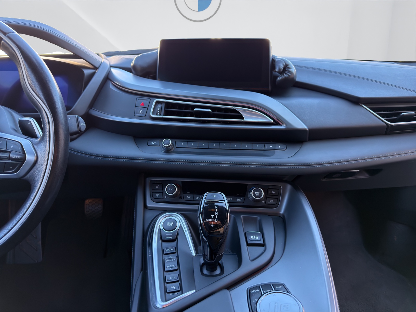 BMW i8 Coupé-image-18
