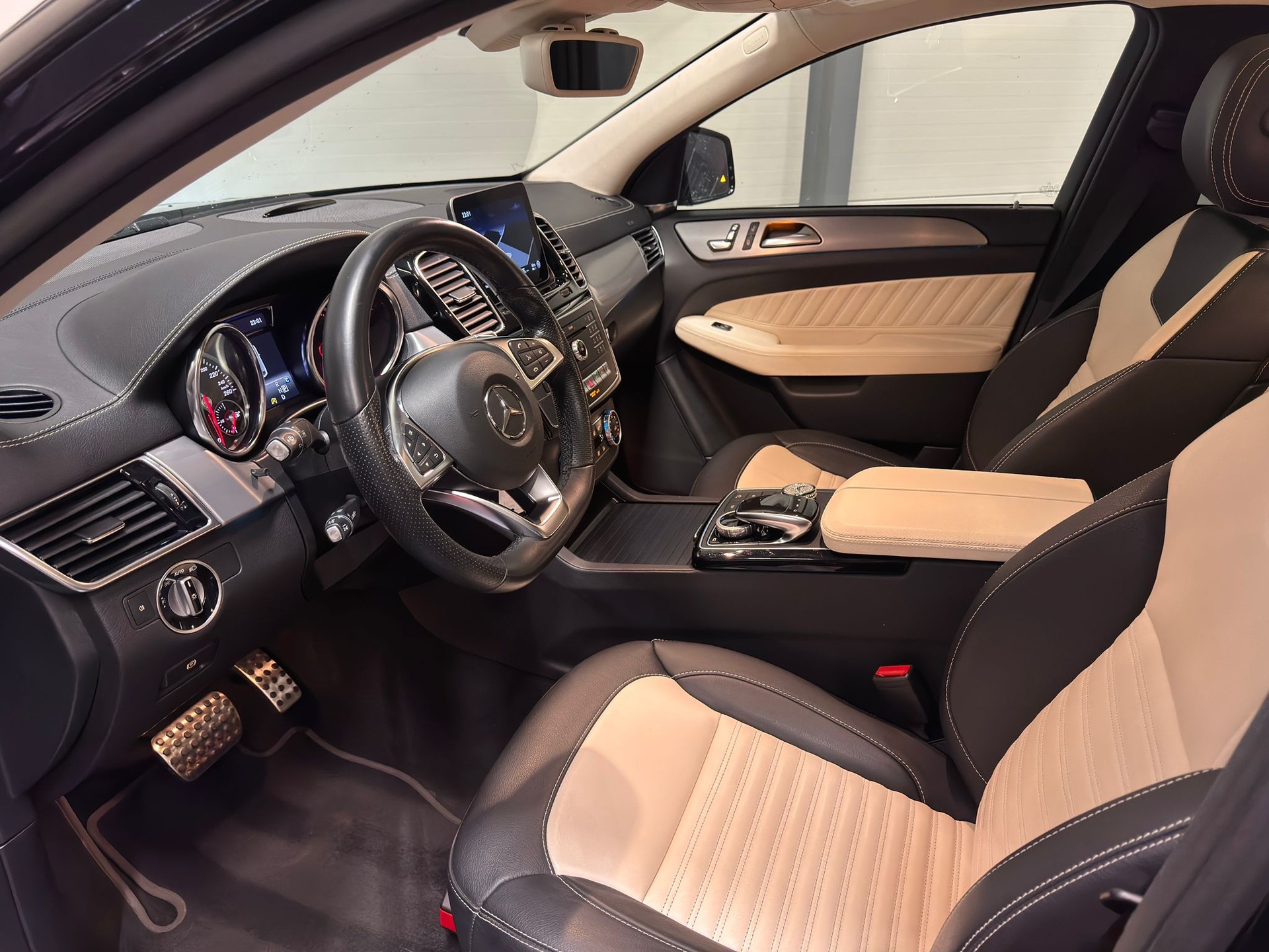 MERCEDES-BENZ GLE 350 d Coupé-image-15