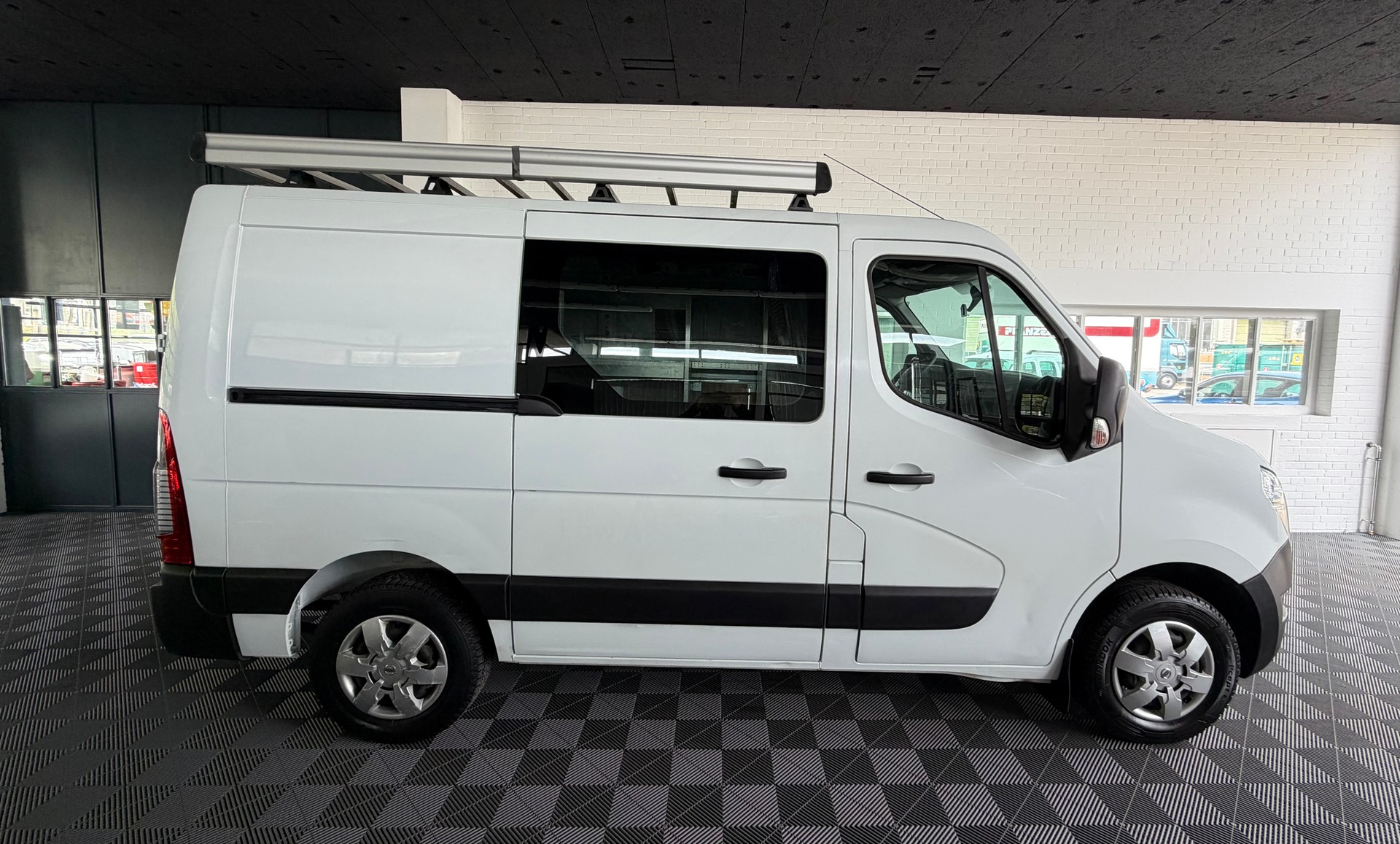NISSAN NV400 F33.13 L1H1 FWD Pro-showroom-element-1