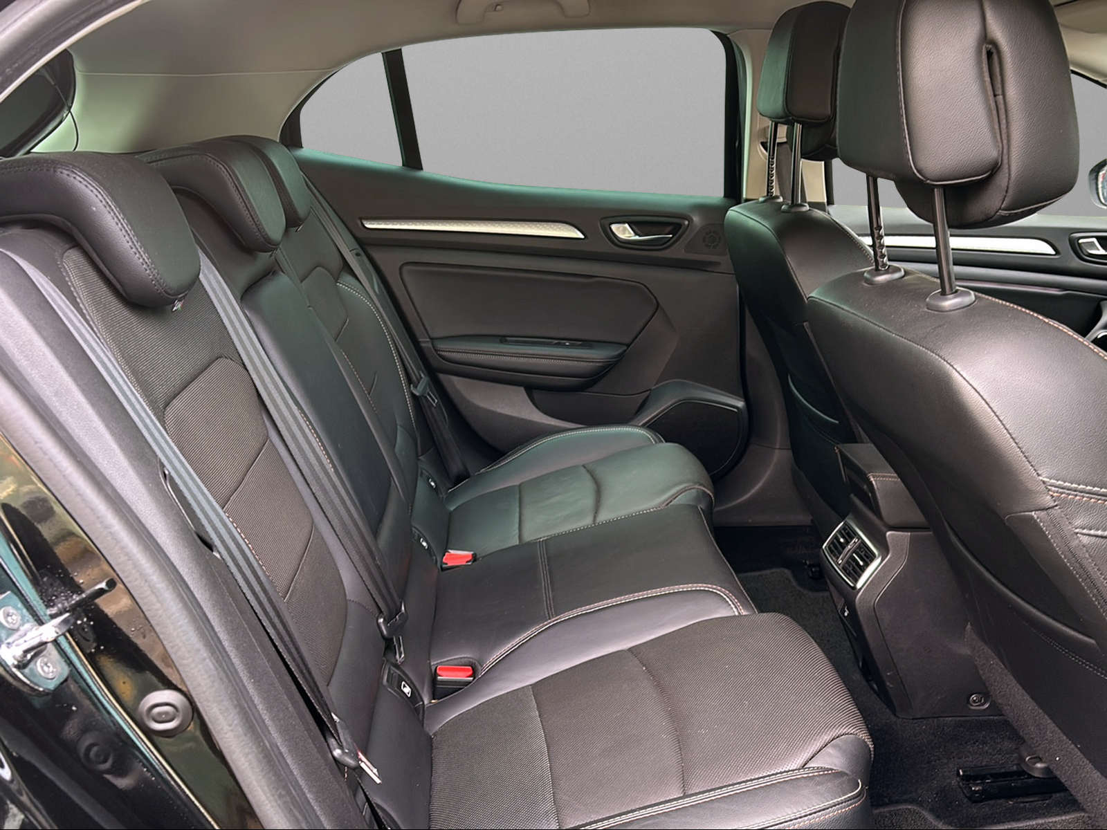RENAULT Mégane Berline 1.3 16V Editon One EDC-image-8