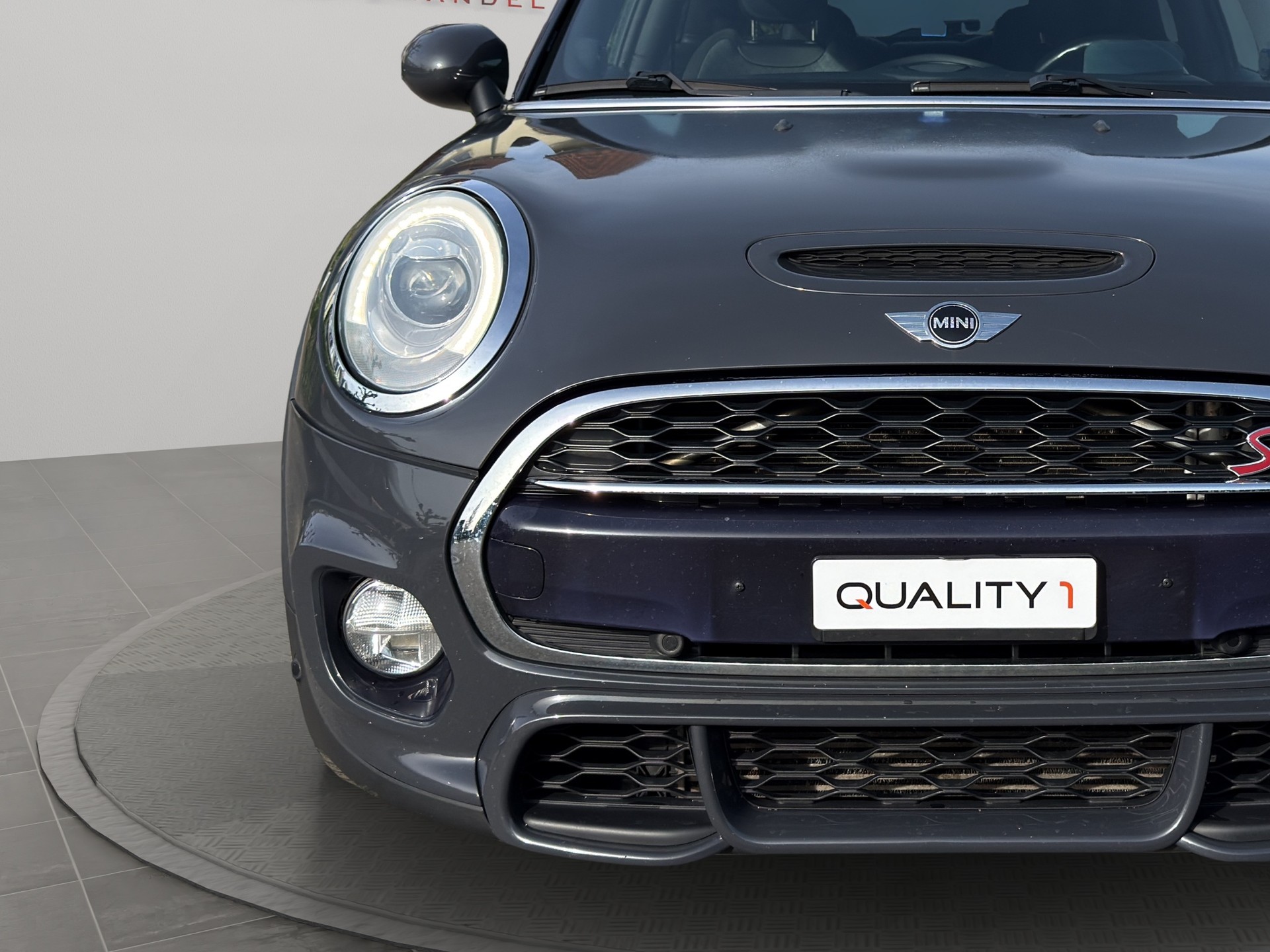 MINI Cooper S John Cooper Works-showroom-element-3