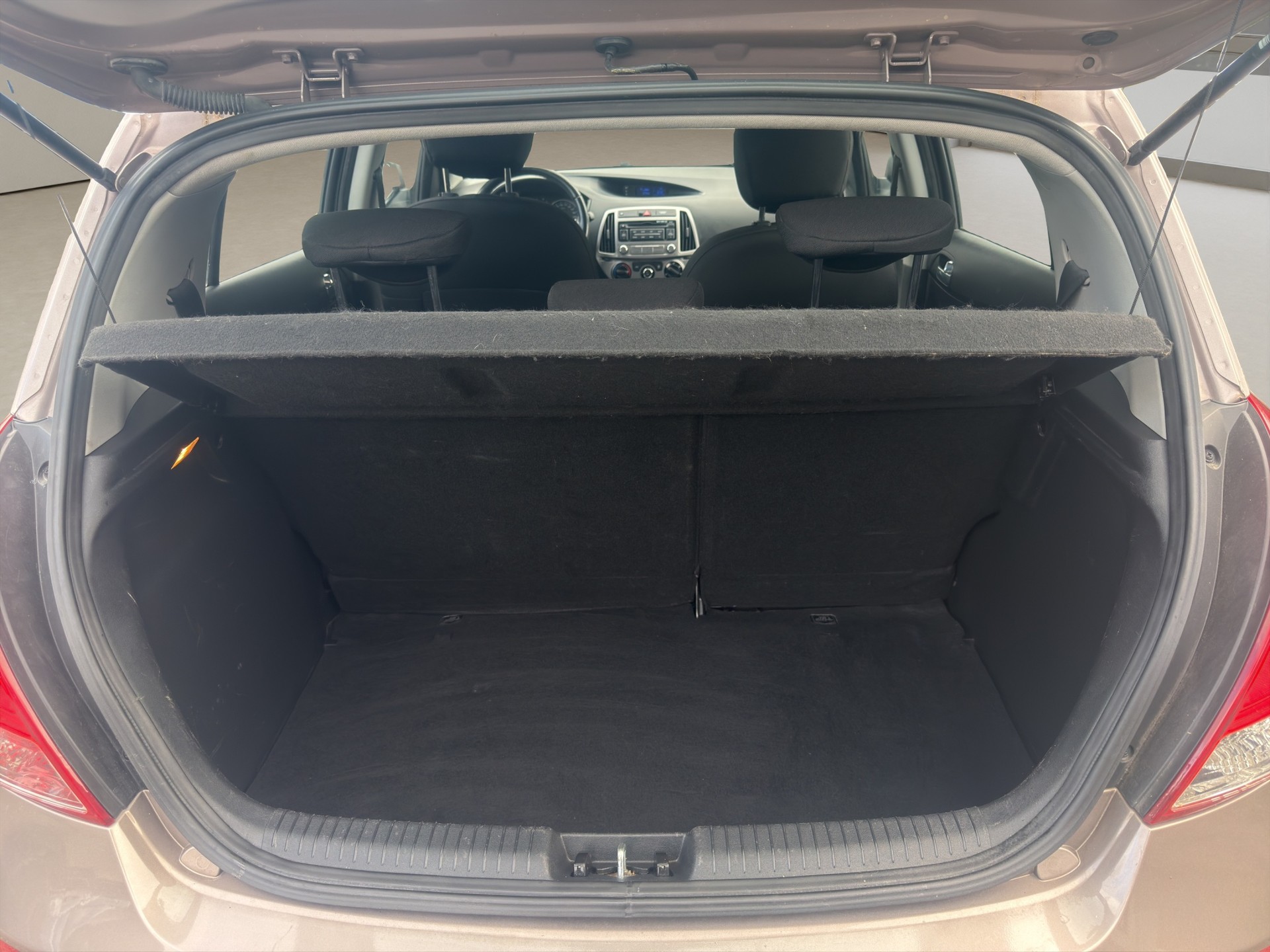HYUNDAI i20 1.2 GO!-image-12