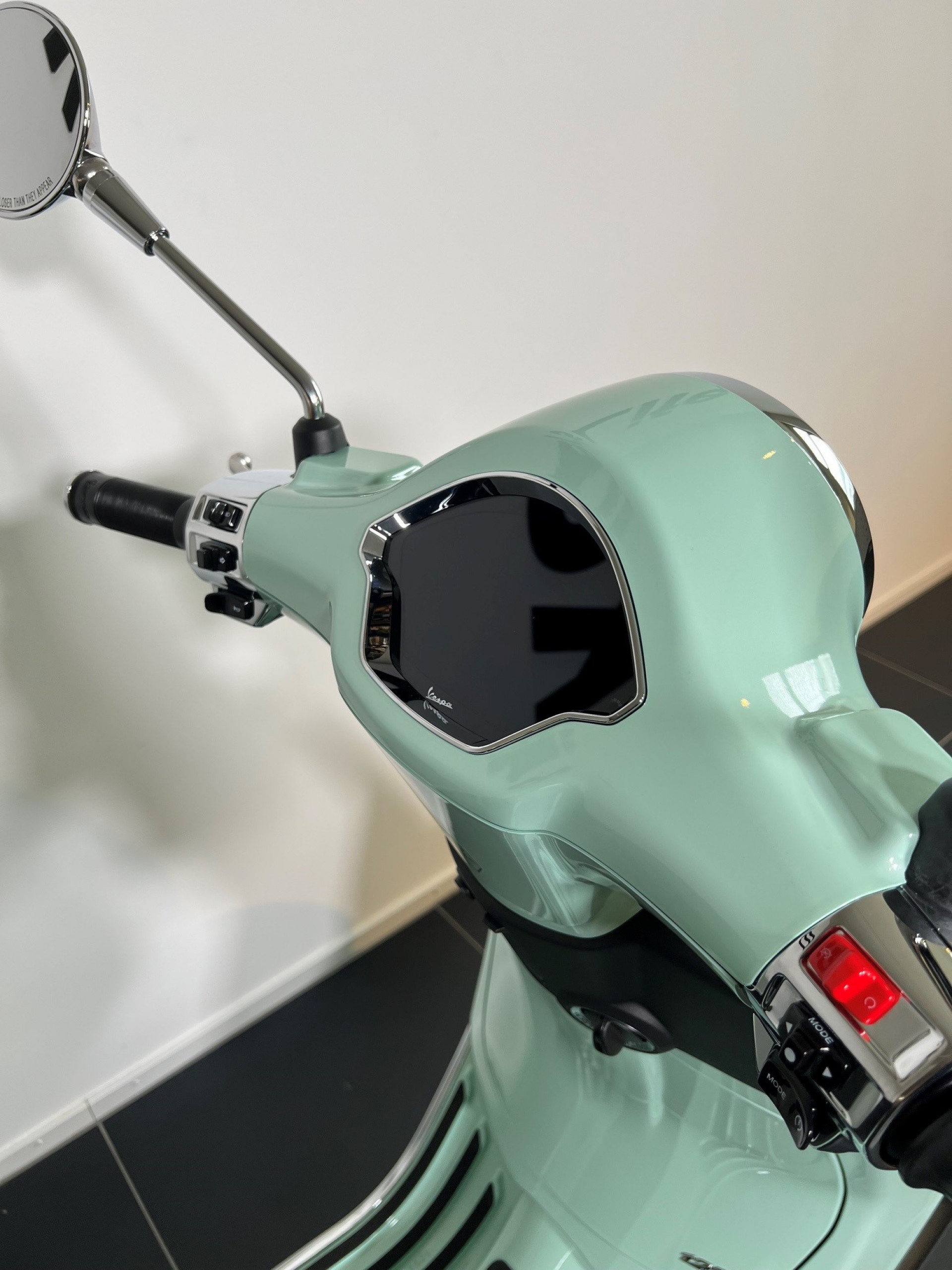 PIAGGIO Vespa Primavera 125 S-showroom-element-2