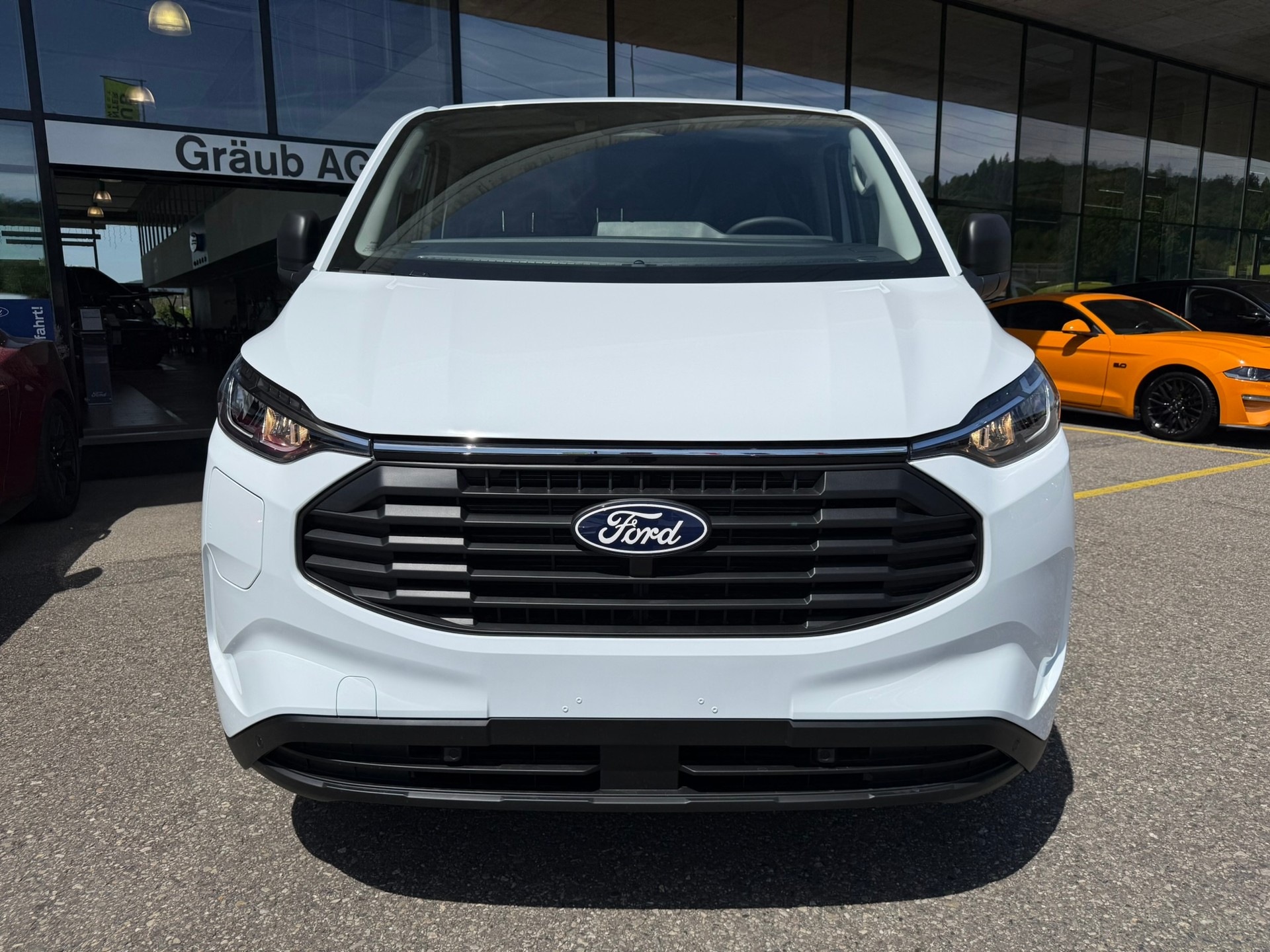 FORD Transit Custom Van PHEV 320 L1H1 Trend Automat-showroom-element-1