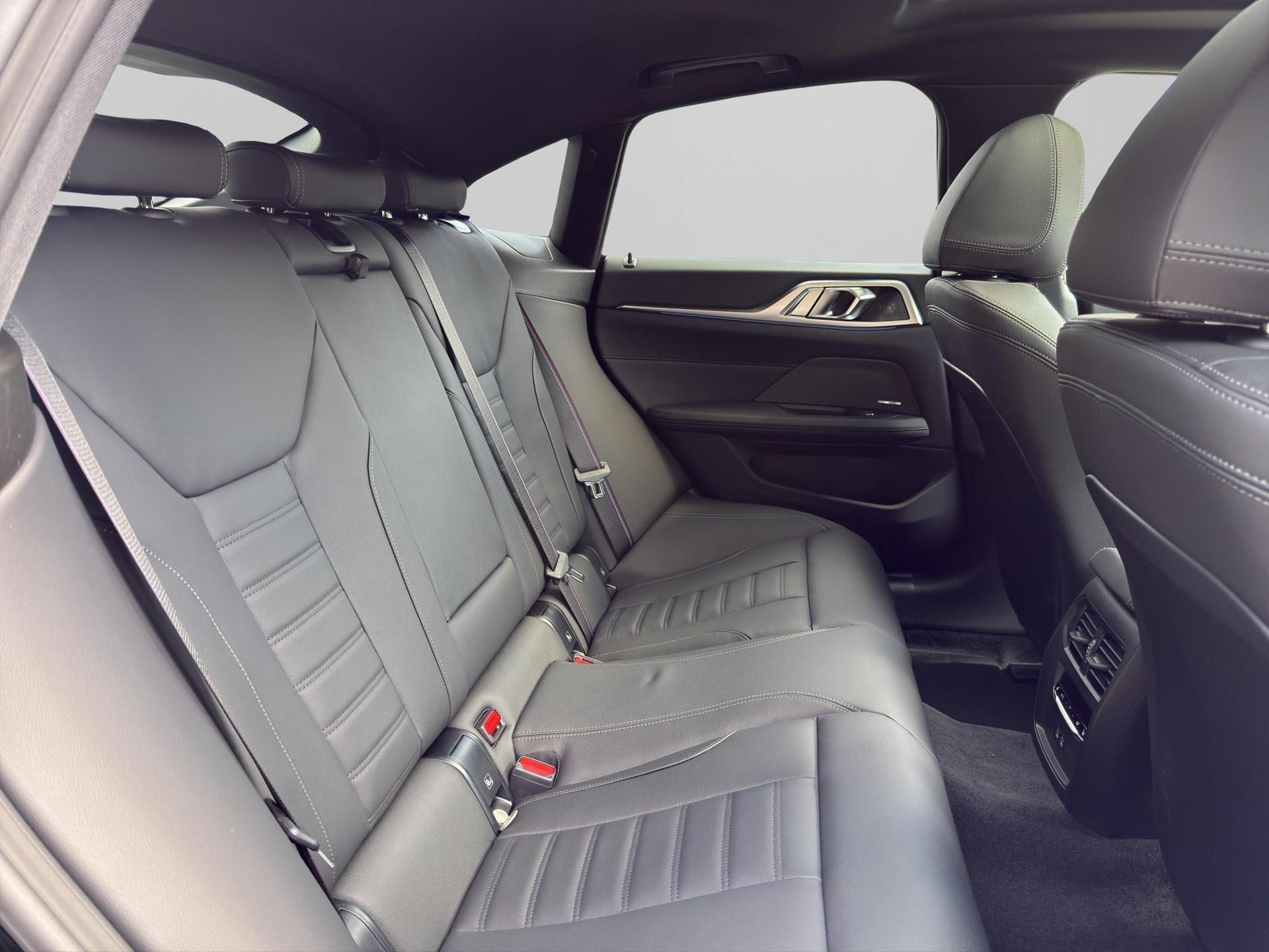 BMW i4 M60 M Sport Pro-image-17