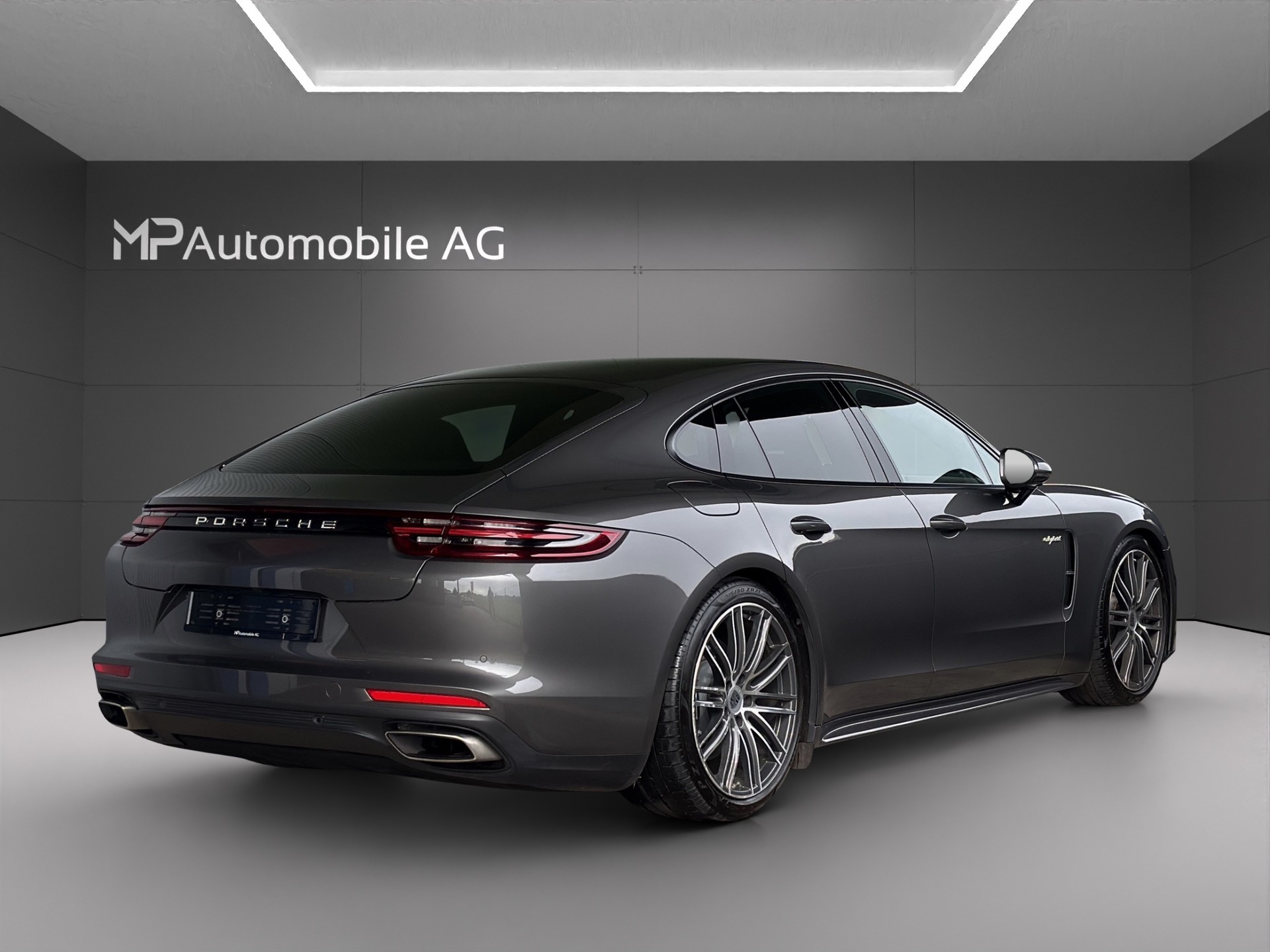 PORSCHE Panamera 4 E-Hybrid PDK-showroom-element-2