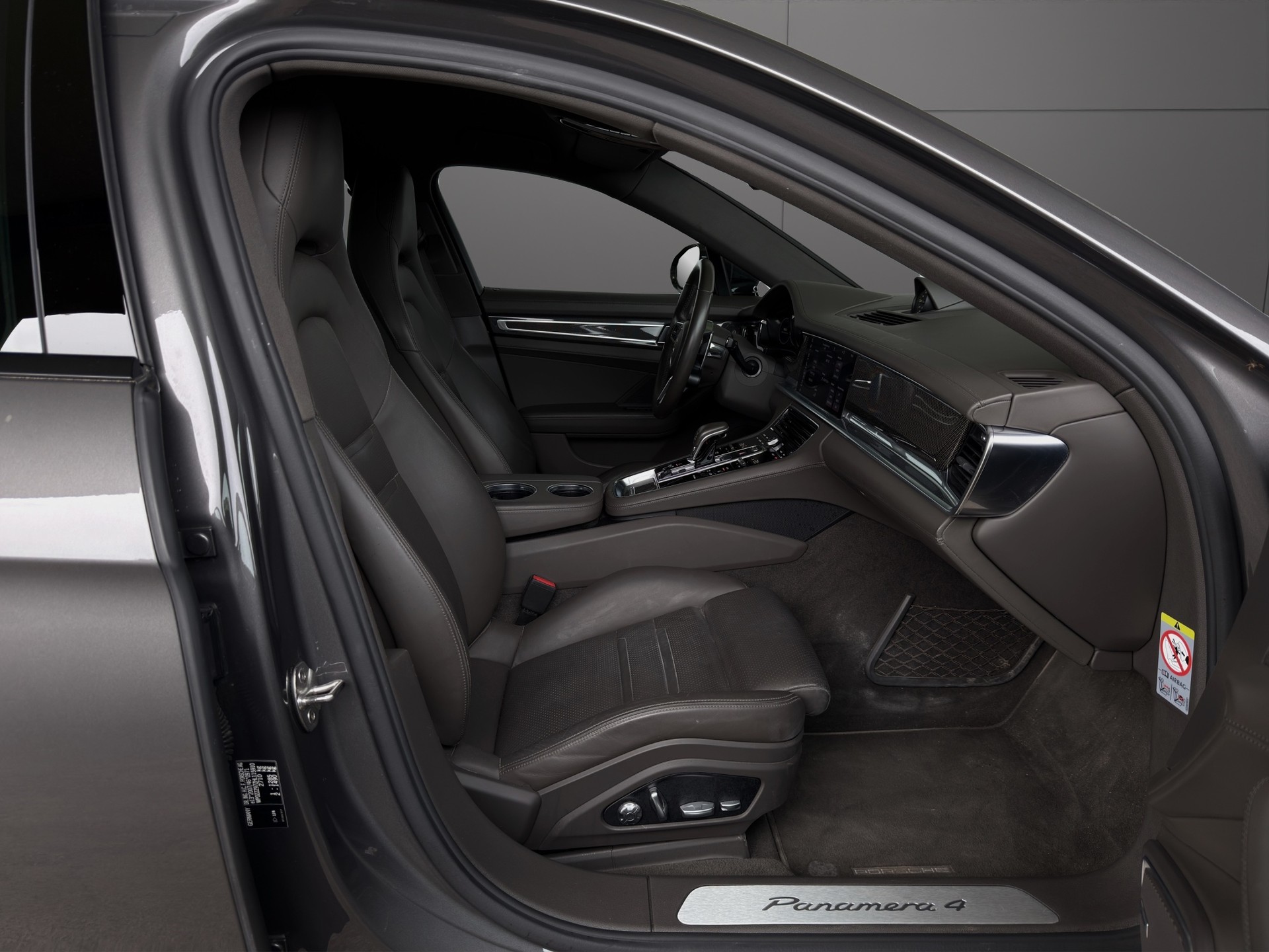 PORSCHE Panamera 4 E-Hybrid PDK-image-9