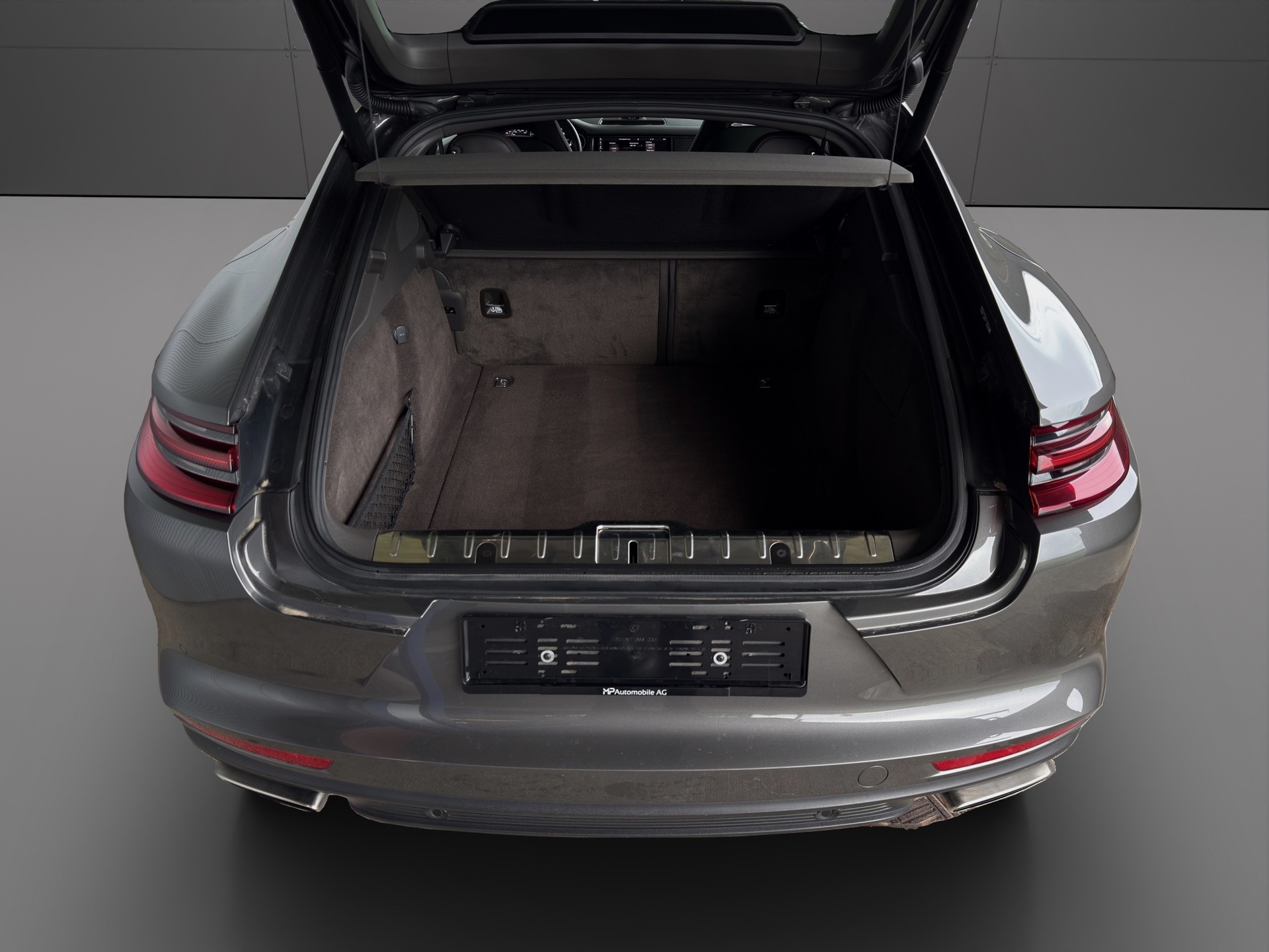 PORSCHE Panamera 4 E-Hybrid PDK-showroom-element-3