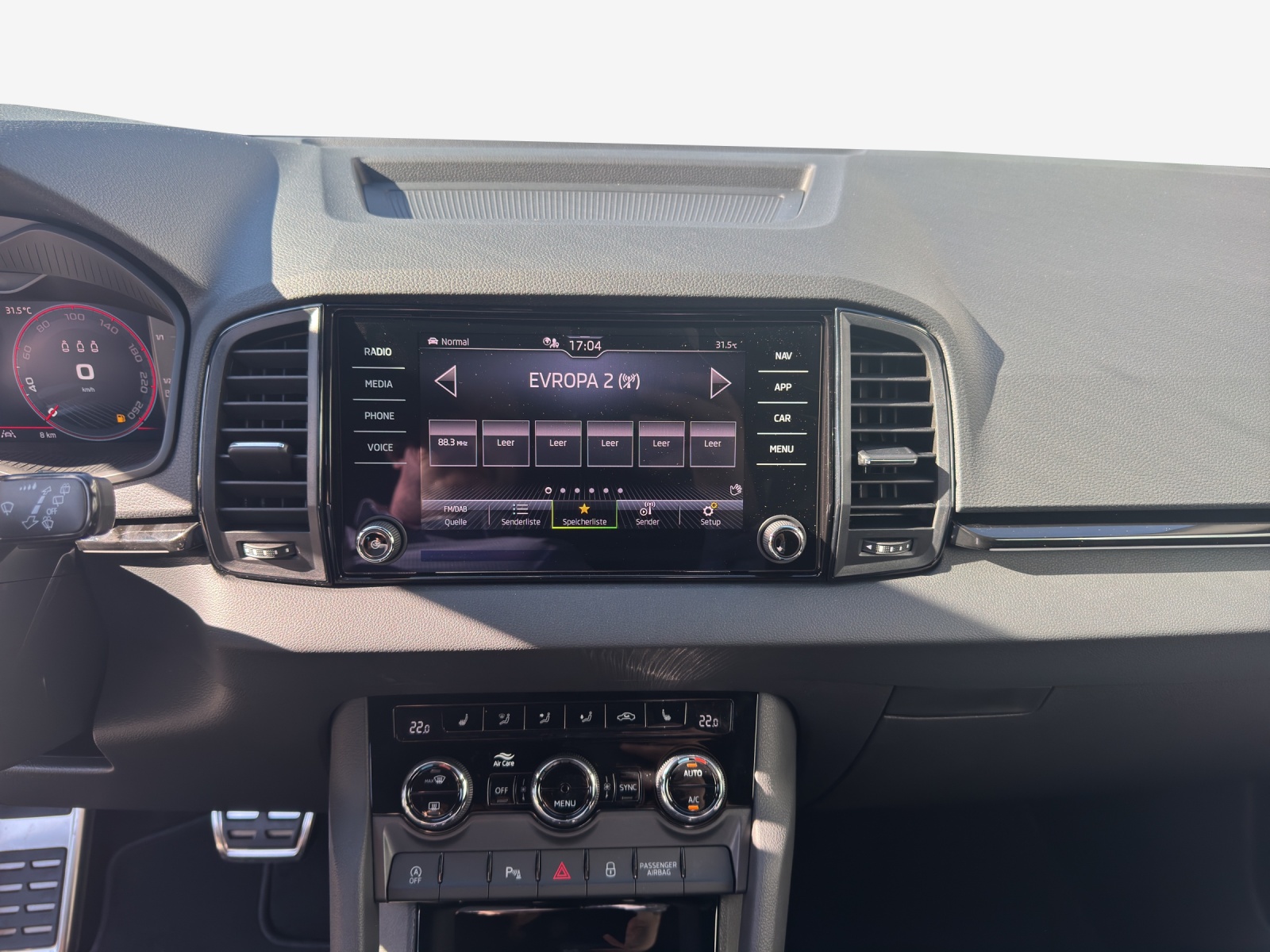 SKODA Karoq 2.0 TSI Dynamic Limited Edition 4x4 DSG-image-10