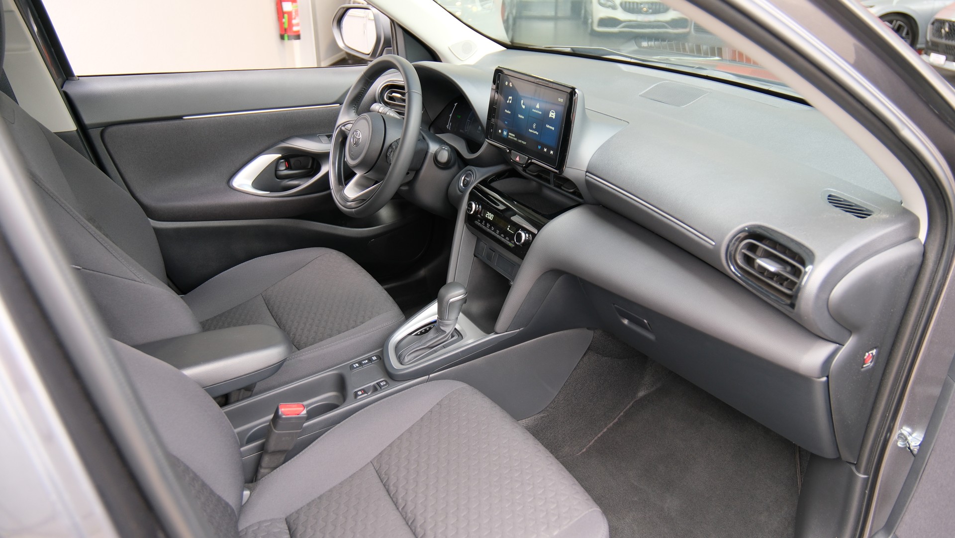 TOYOTA Yaris Cross 1.5 Trend e-CVT-image-17