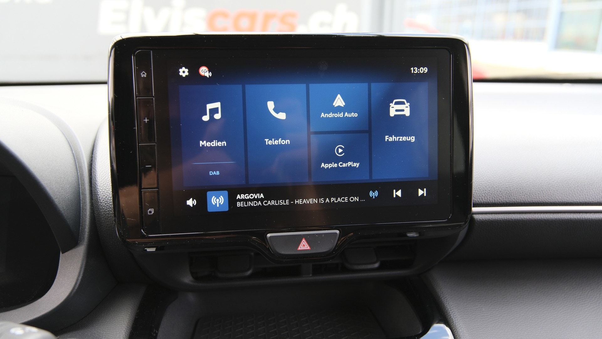 TOYOTA Yaris Cross 1.5 Trend e-CVT-image-21
