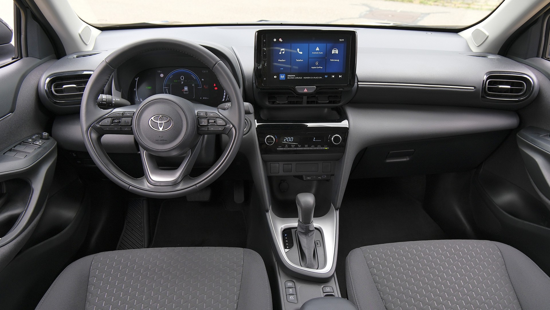 TOYOTA Yaris Cross 1.5 Trend e-CVT-image-5