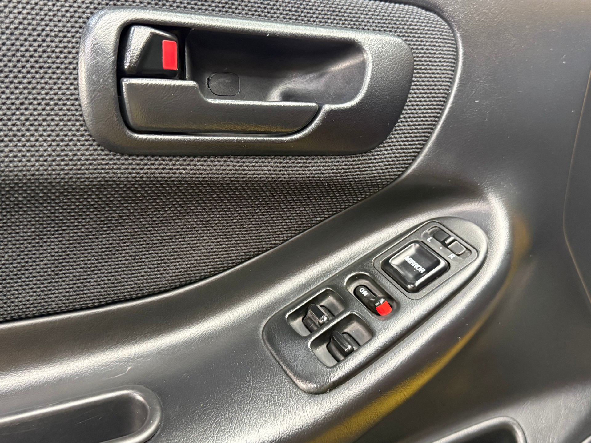 HONDA Integra Type-R 1.8 VTEC-image-10