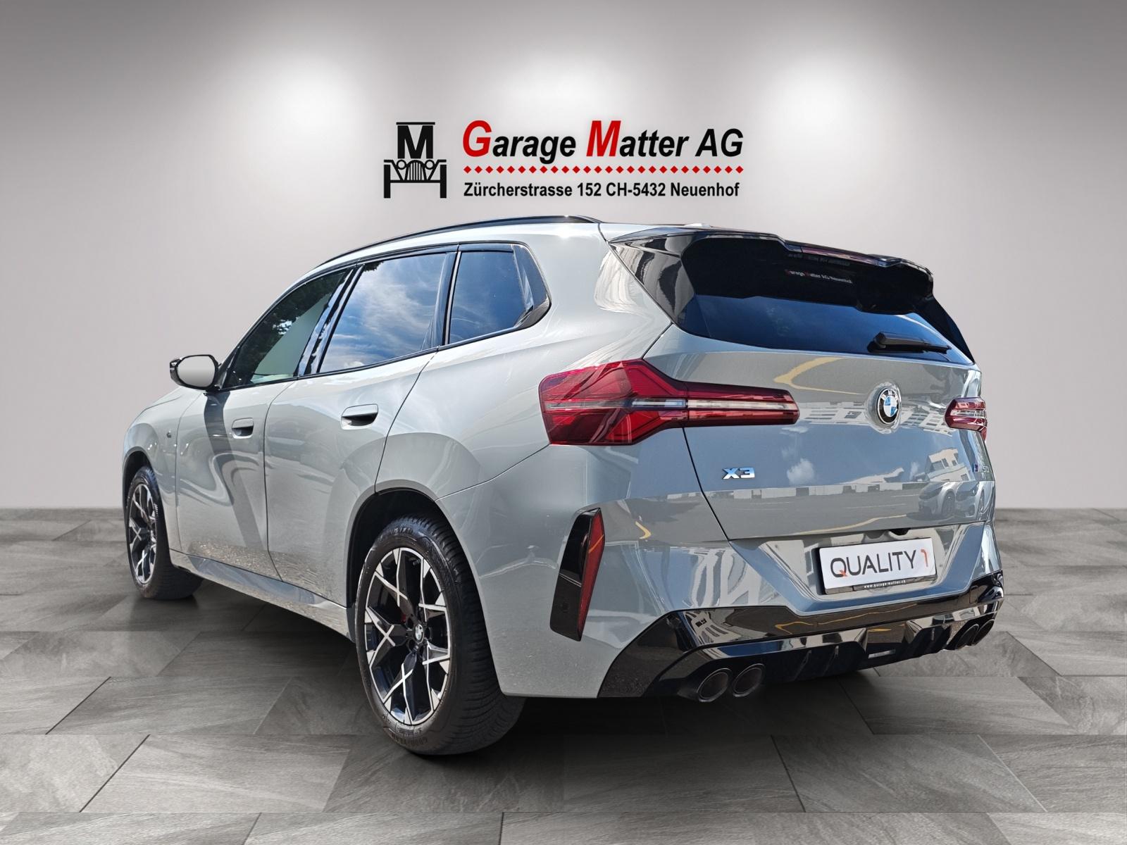 BMW X3 M50-showroom-element-3