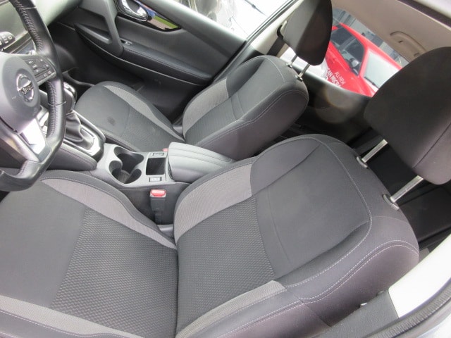 NISSAN Qashqai 1.7 dCi Acenta 4x4-image-9