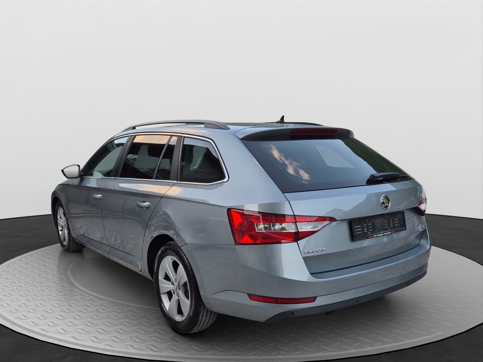 SKODA Superb Combi 1.4 TSI ACT Style DSG-image-6