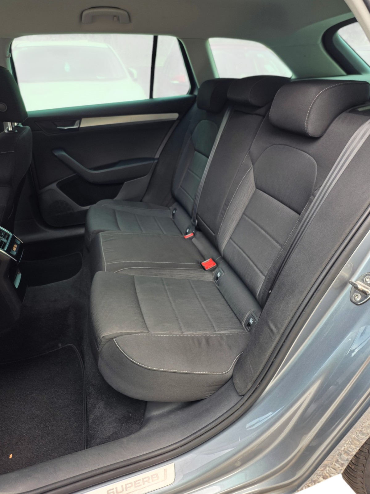 SKODA Superb Combi 1.4 TSI ACT Style DSG-image-12
