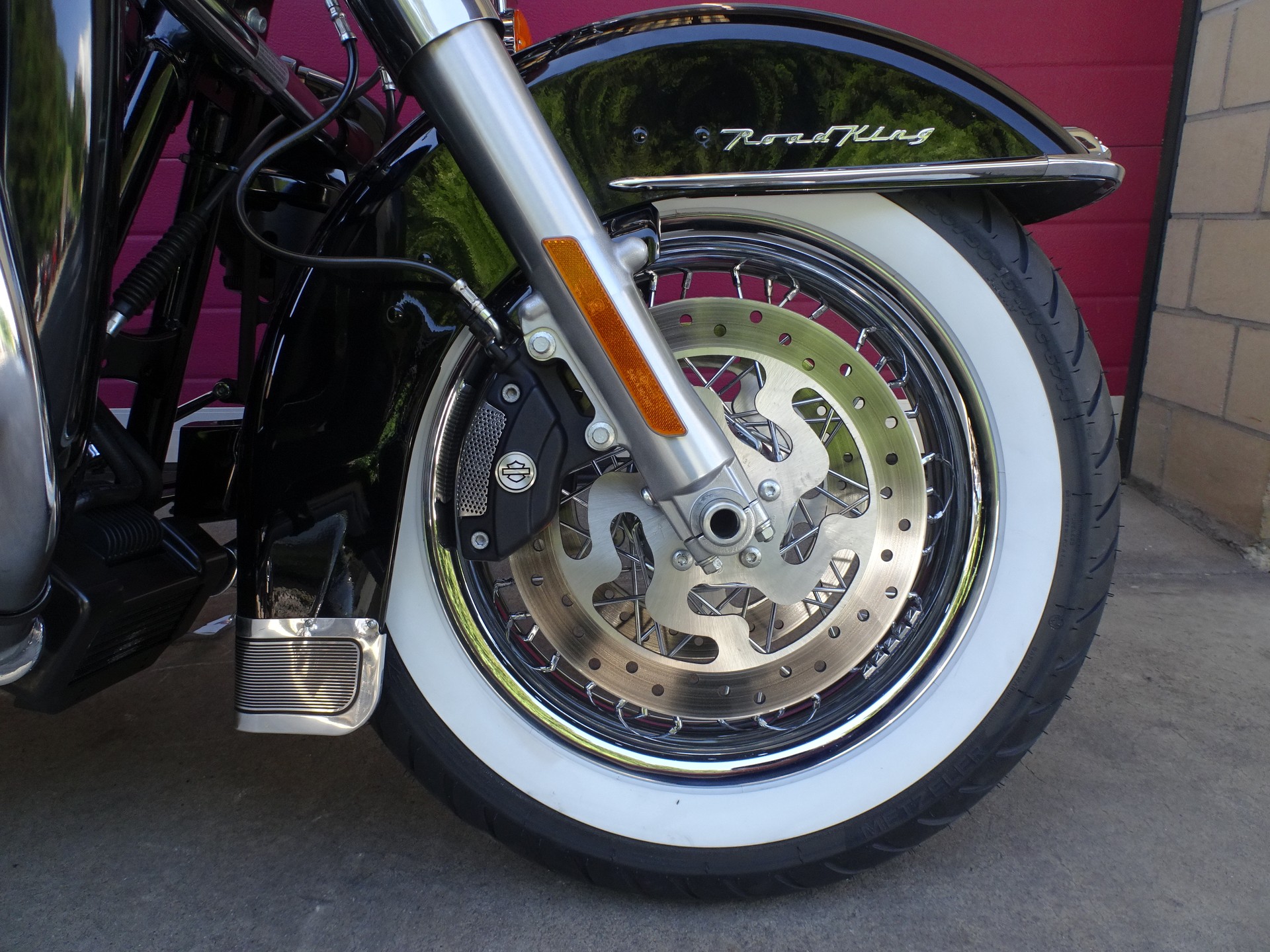 HARLEY-DAVIDSON FLHRC Road King Classic 103 ABS-image-1