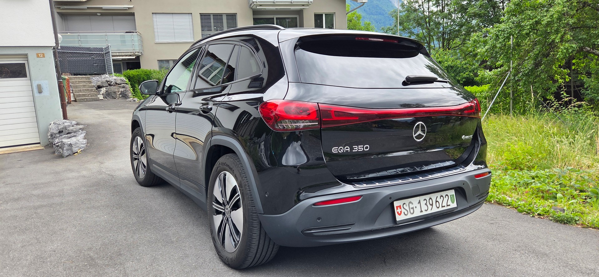 MERCEDES-BENZ EQA 350 Electric Art Line 4matic-image-6