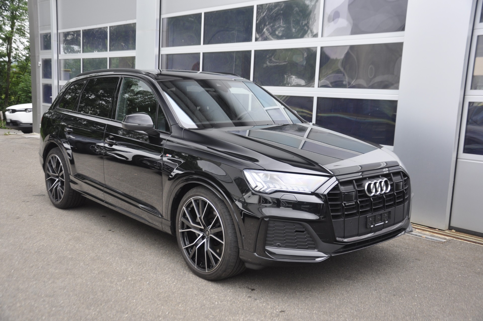 AUDI Q7 50 TDI quattro S Line tiptronic 7 Plätze I Anhängerkupplung